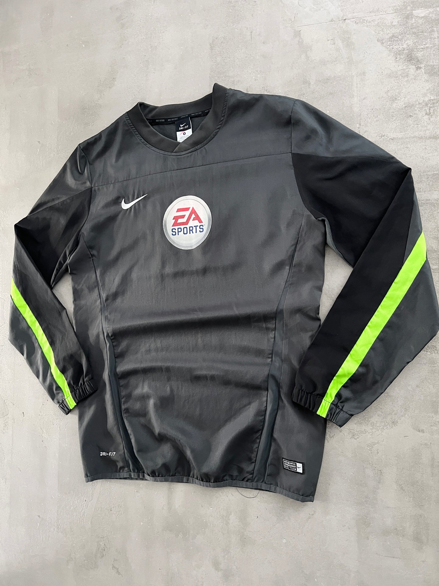 GREY EA SPORTS NIKE LONGSLEEVE - 2000S - L/M