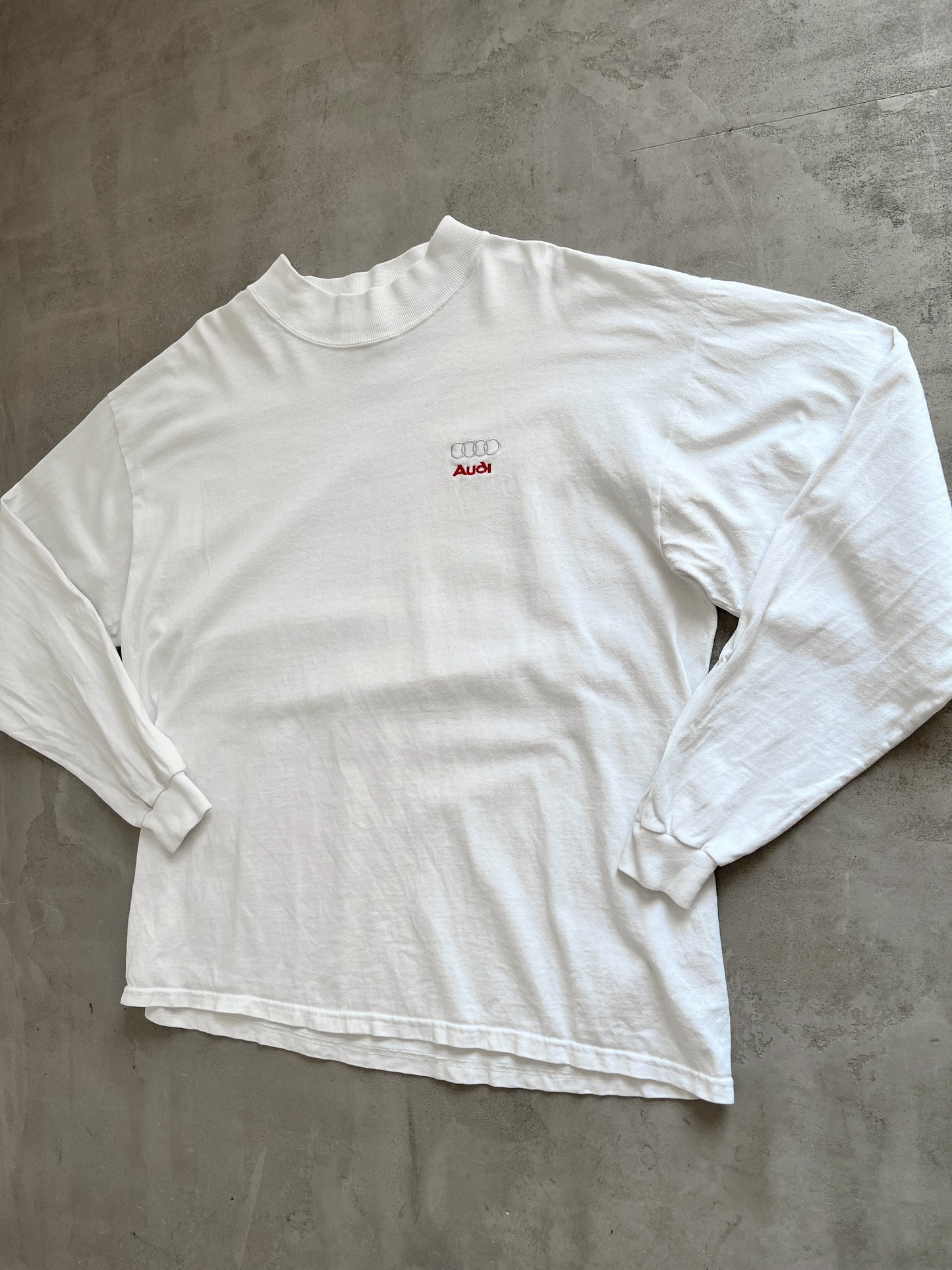 WHITE AUDI LONGSLEEVE - 2000S - L/XL