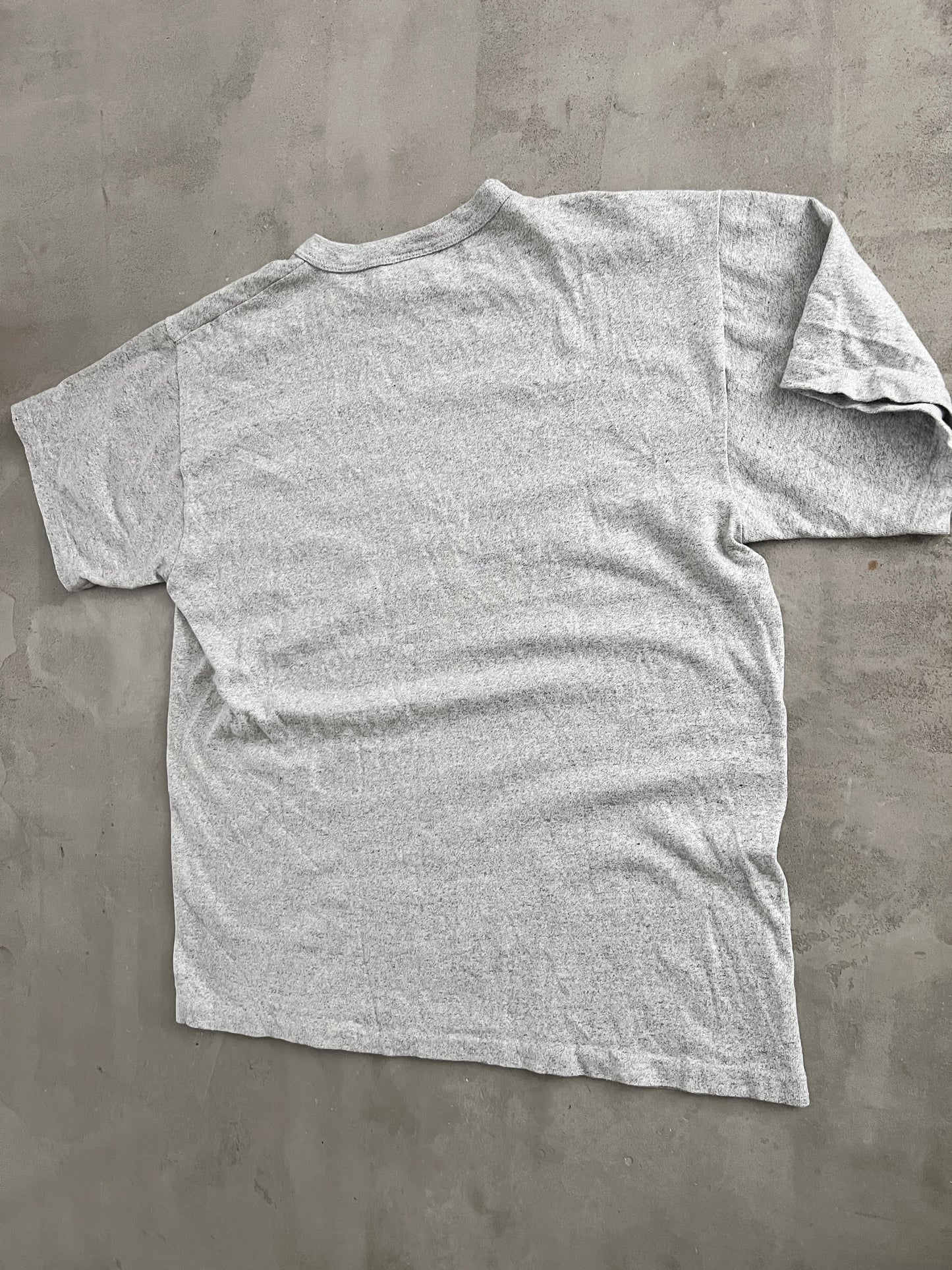 GREY CHICAGO BULLS NBA TEE - 1990S - L/M