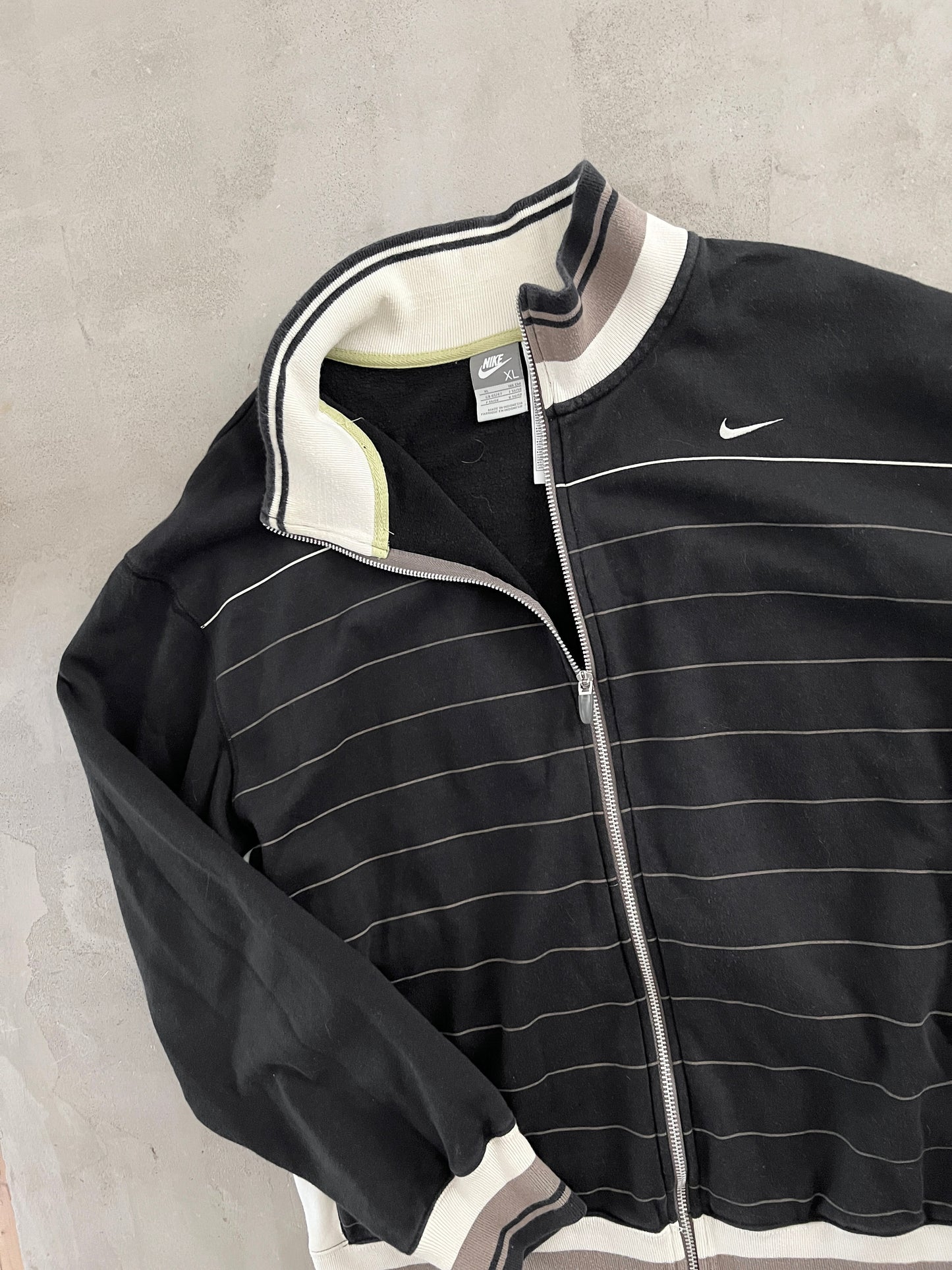 BLACK NIKE TRACK JACKET - 2000S - L/XL