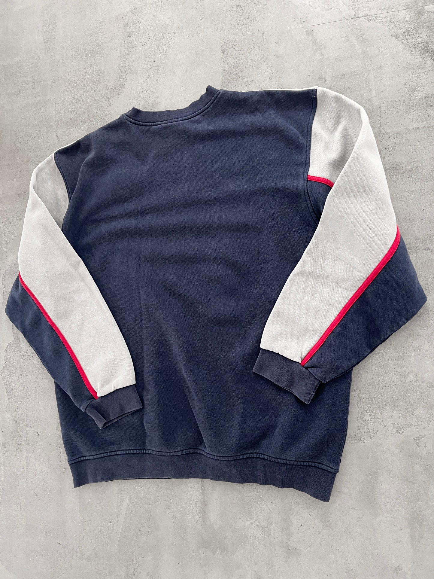 GREY/NAVY MANCHESTER UNITED SWEATER - 2000S - L