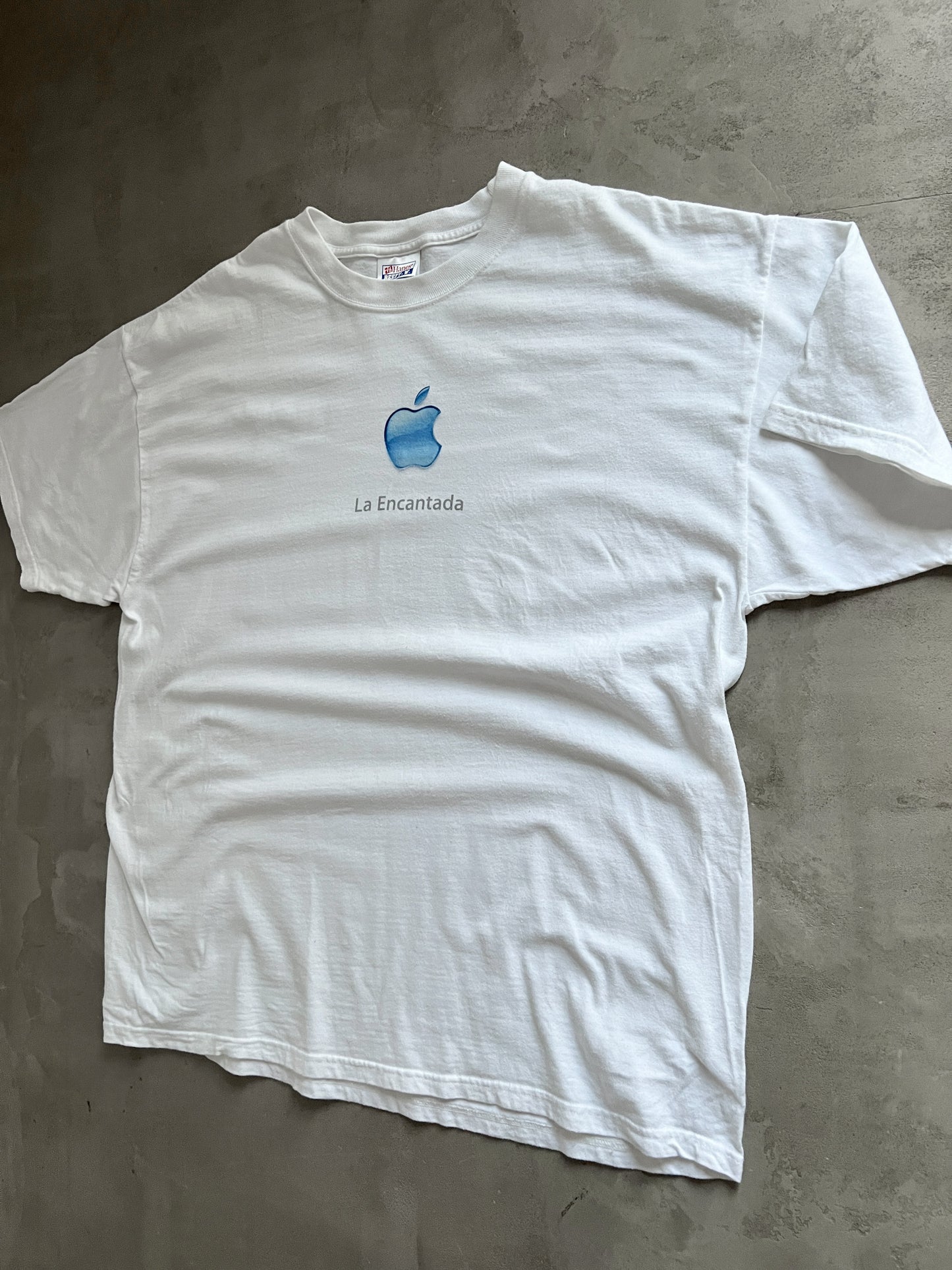WHITE APPLE TEE - 1990S - M