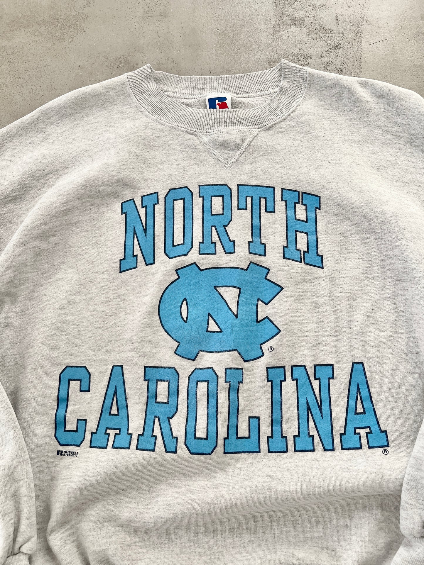 GREY UNC RUSSELL SWEATER - 1990S - M