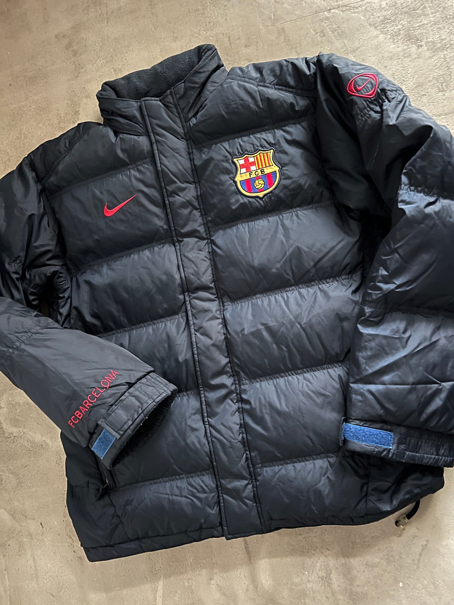 NAVY FC BARCELONA NIKE PUFFER - 2000S - L/XL