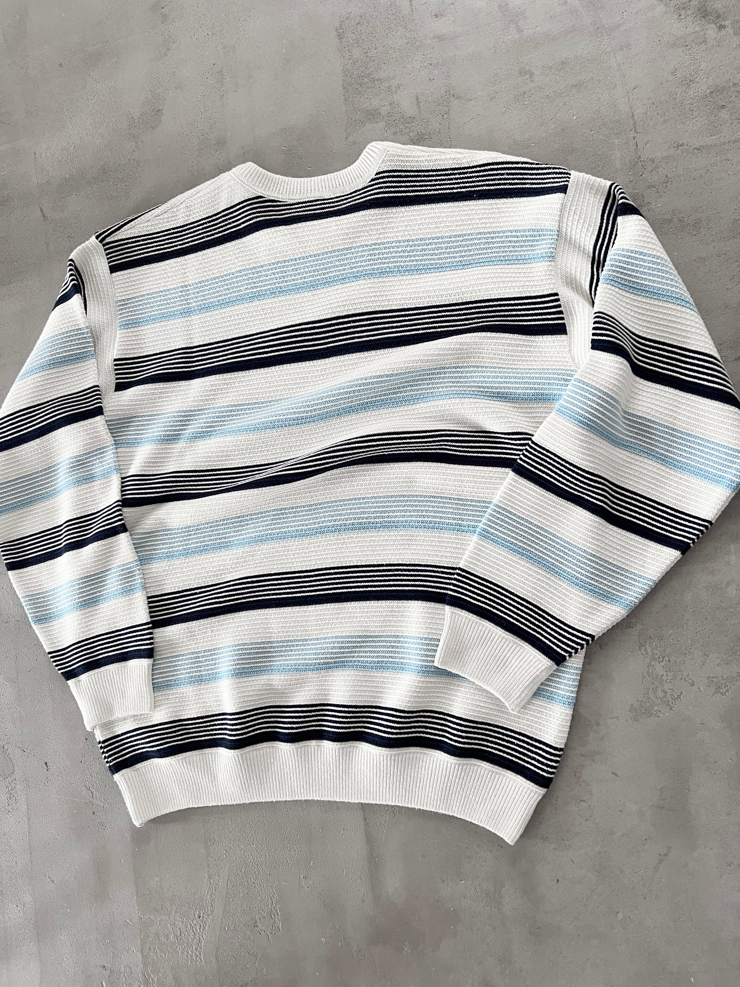 WHITE/BABY BLUE LACOSTE KNIT SWEATER - 2000S - L/M