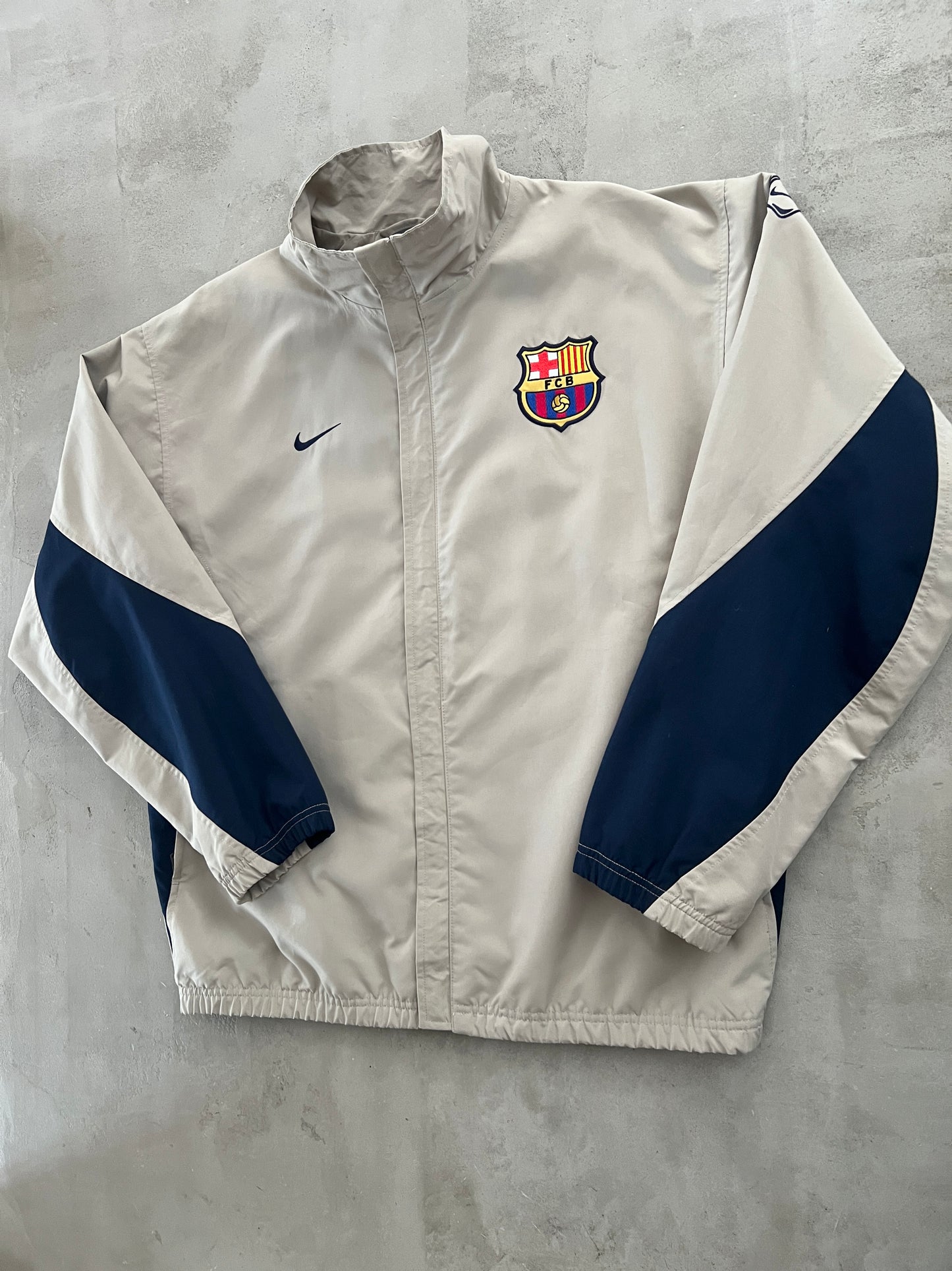 BEIGE FC BARCELONA NIKE JACKET - 2000S - L