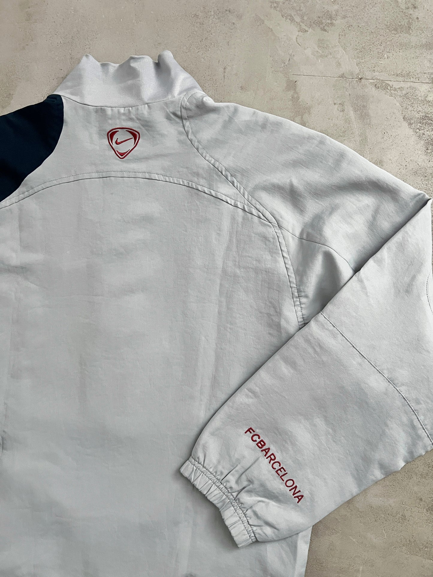 GREY FC BARCELONA NIKE JACKET - 2000S - S/M