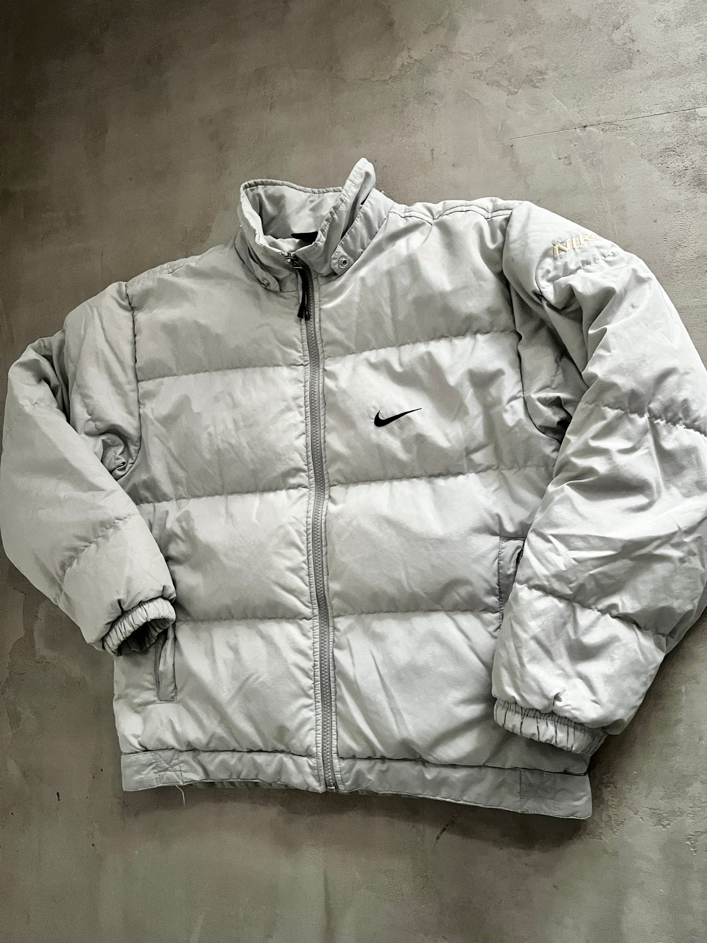 GREY NIKE PUFFER - 1990S - M