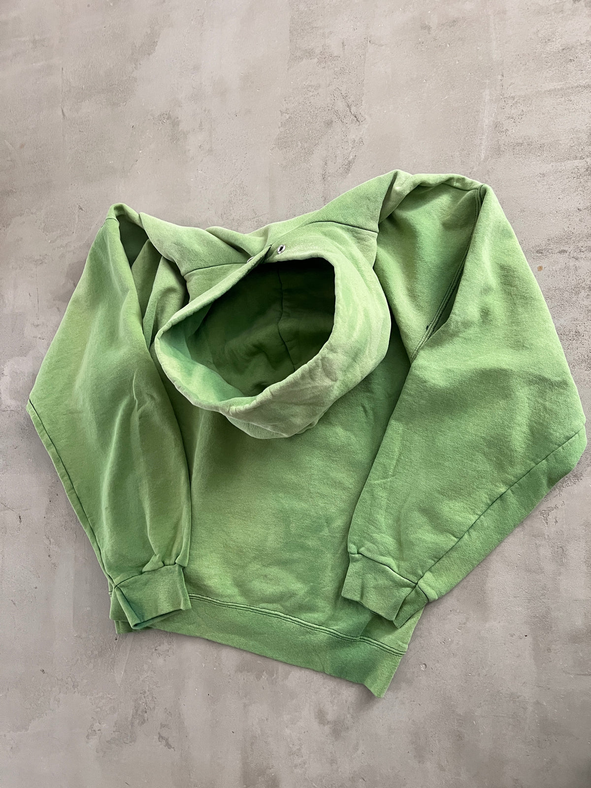 FADED GREEN MICHIGAN HANES HOODIE - 1990S - M/L