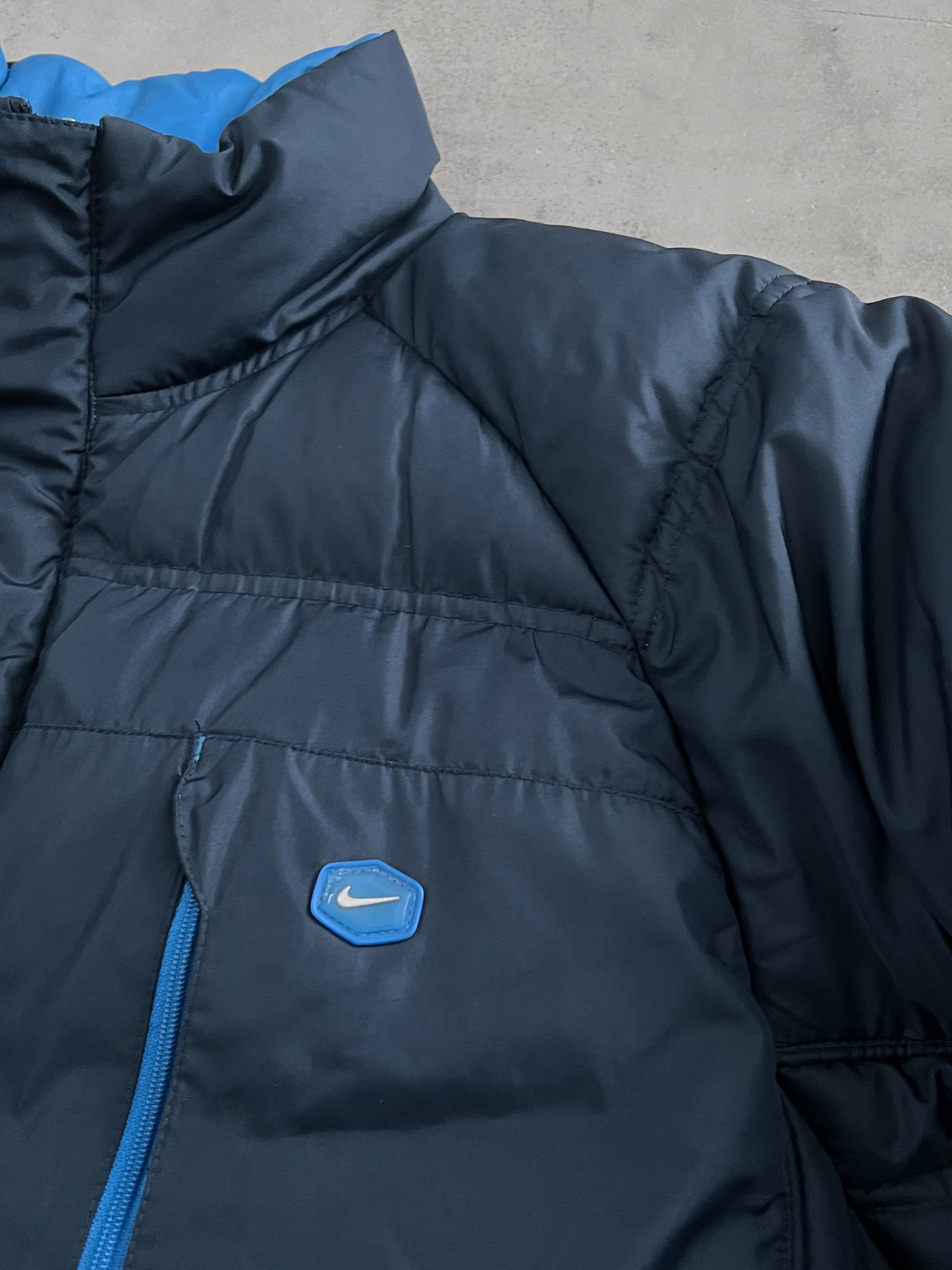 NAVY NIKE HEX PUFFER - 2000S - L