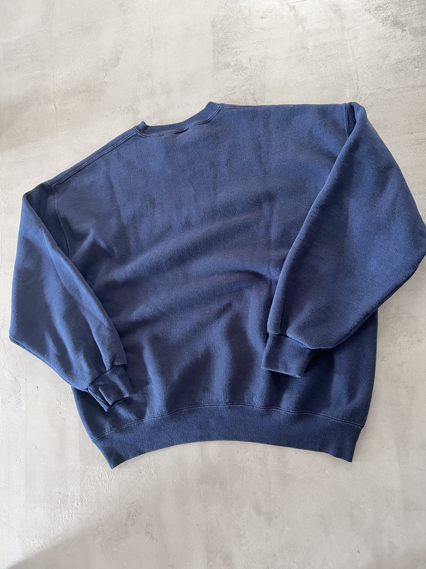 NAVY YANKEES RUSSELL SWEATER - 1990S - L
