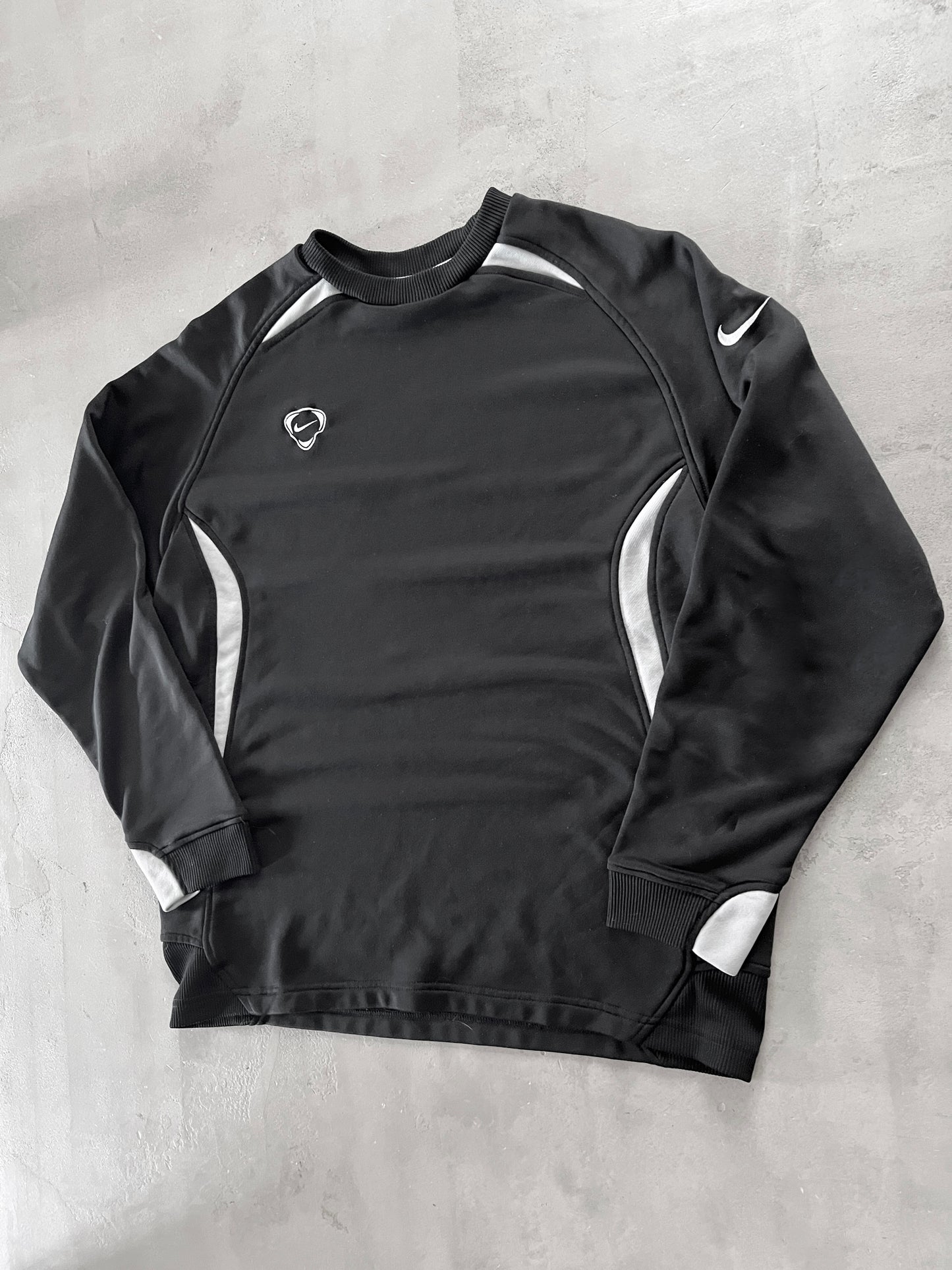 BLACK NIKE SWEATER - 2000S - M