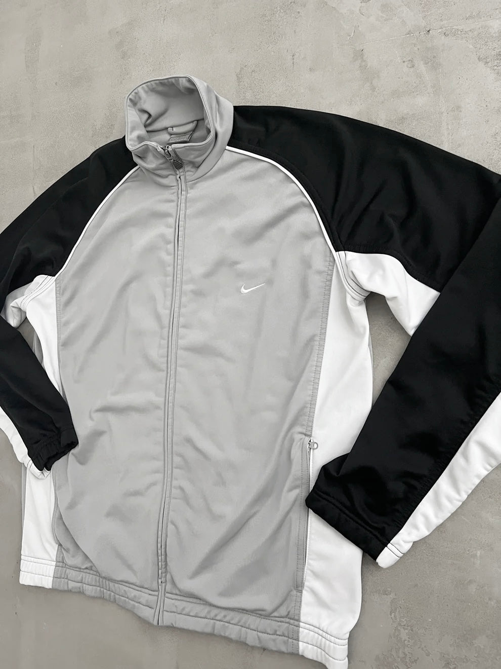 GREY NIKE TRACK JACKET - 2000S - M