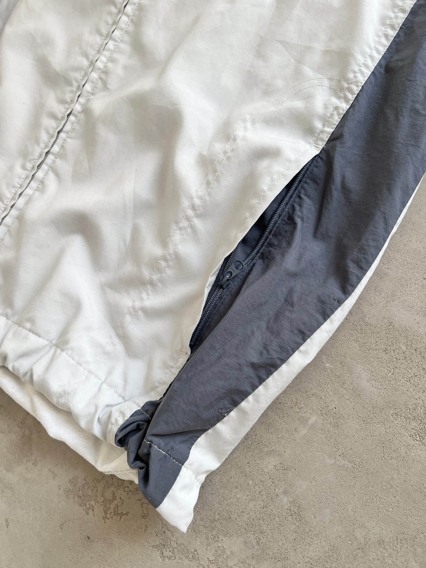 GREY NIKE TRACK JACKET - 2000S - M