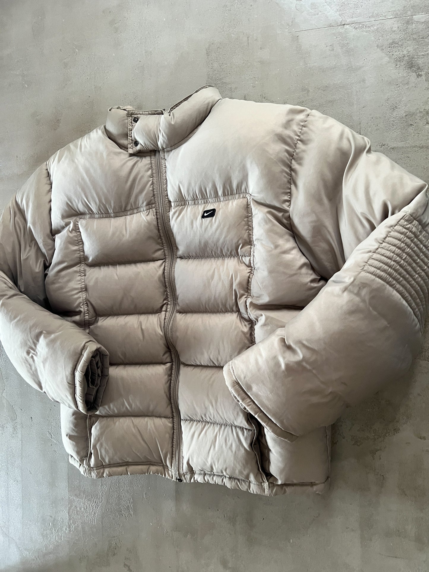 BEIGE NIKE PUFFER JACKET - 2000S - L/M