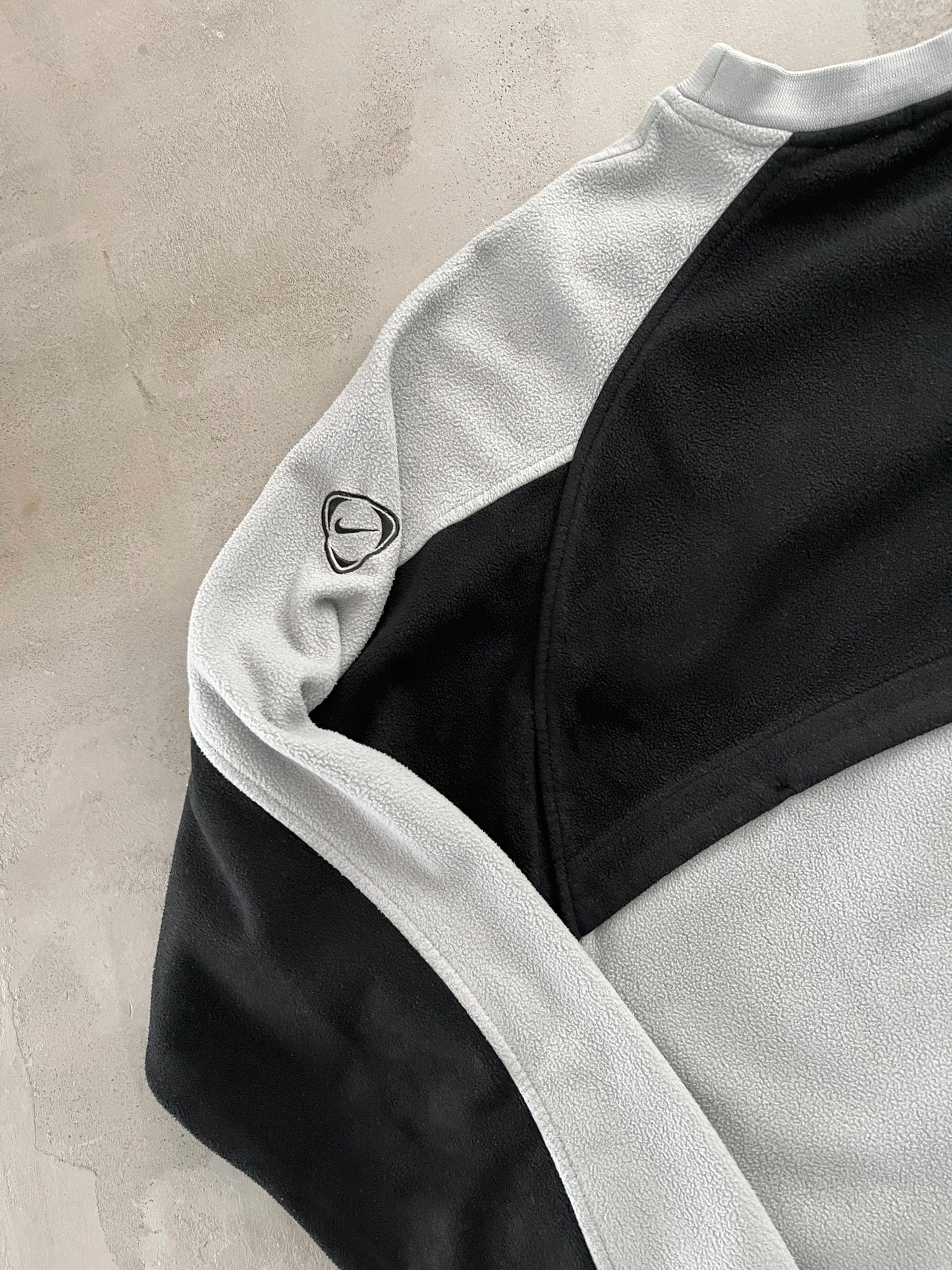 GREY MANCHESTER UNITED FLEECE SWEATER - 2000S - L