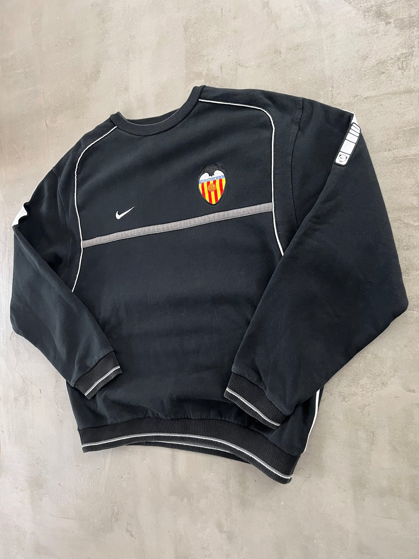 BLACK VALENCIA NIKE SWEATER - 2000S - L