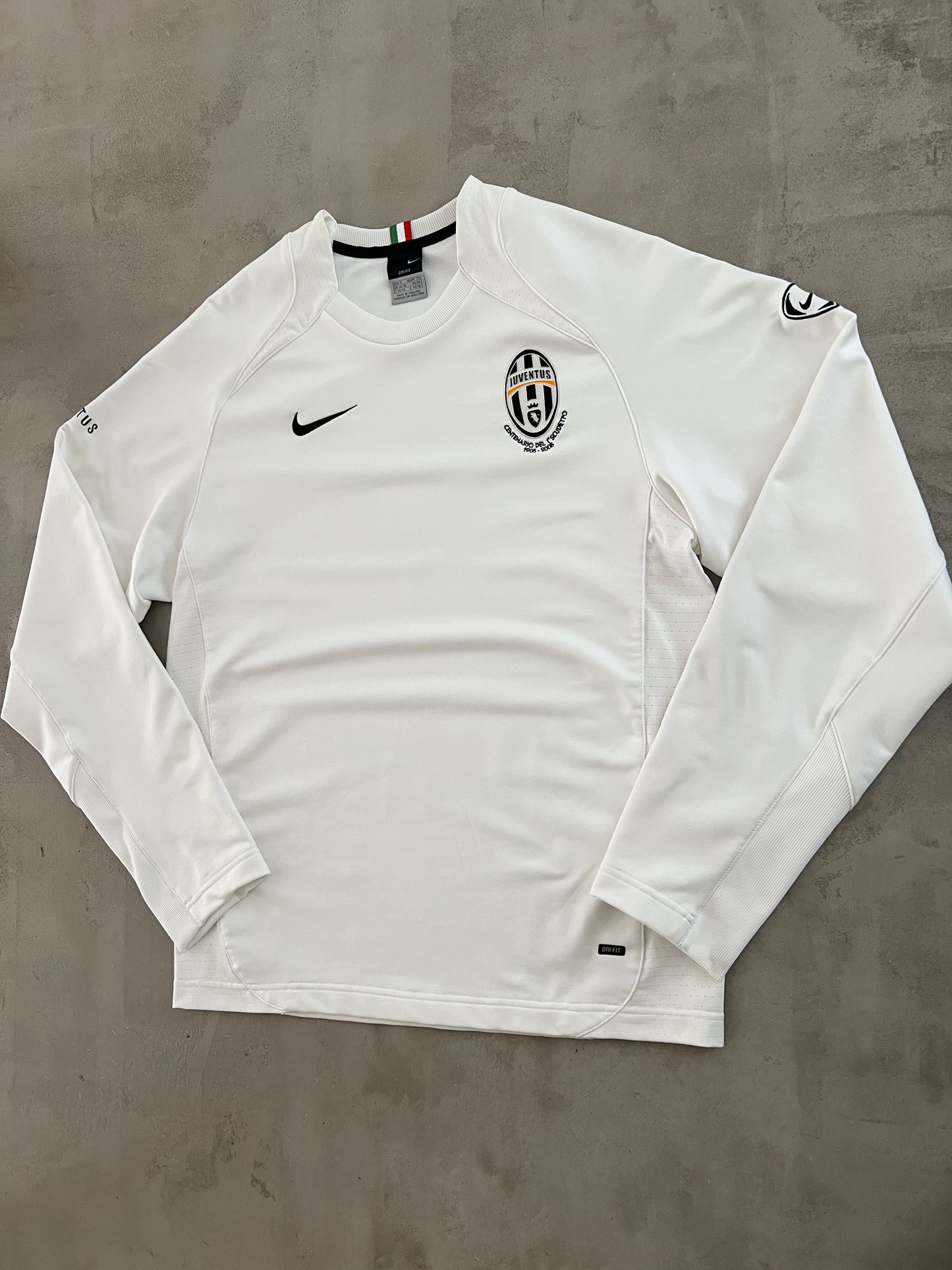 WHITE JUVENTUS NIKE SWEATER - 2000S - M