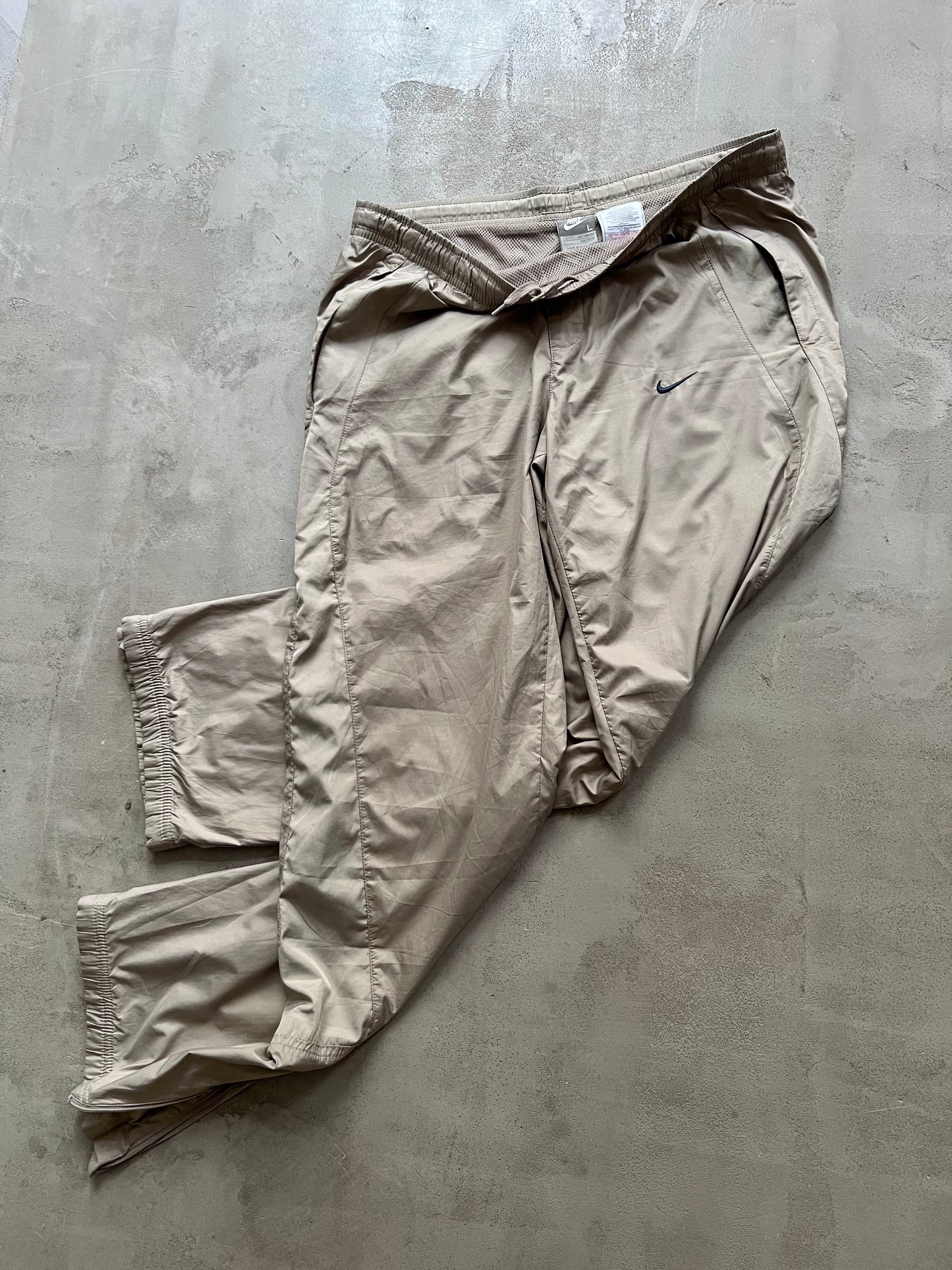 BEIGE NIKE TRACK PANTS - 2000S - XS/S