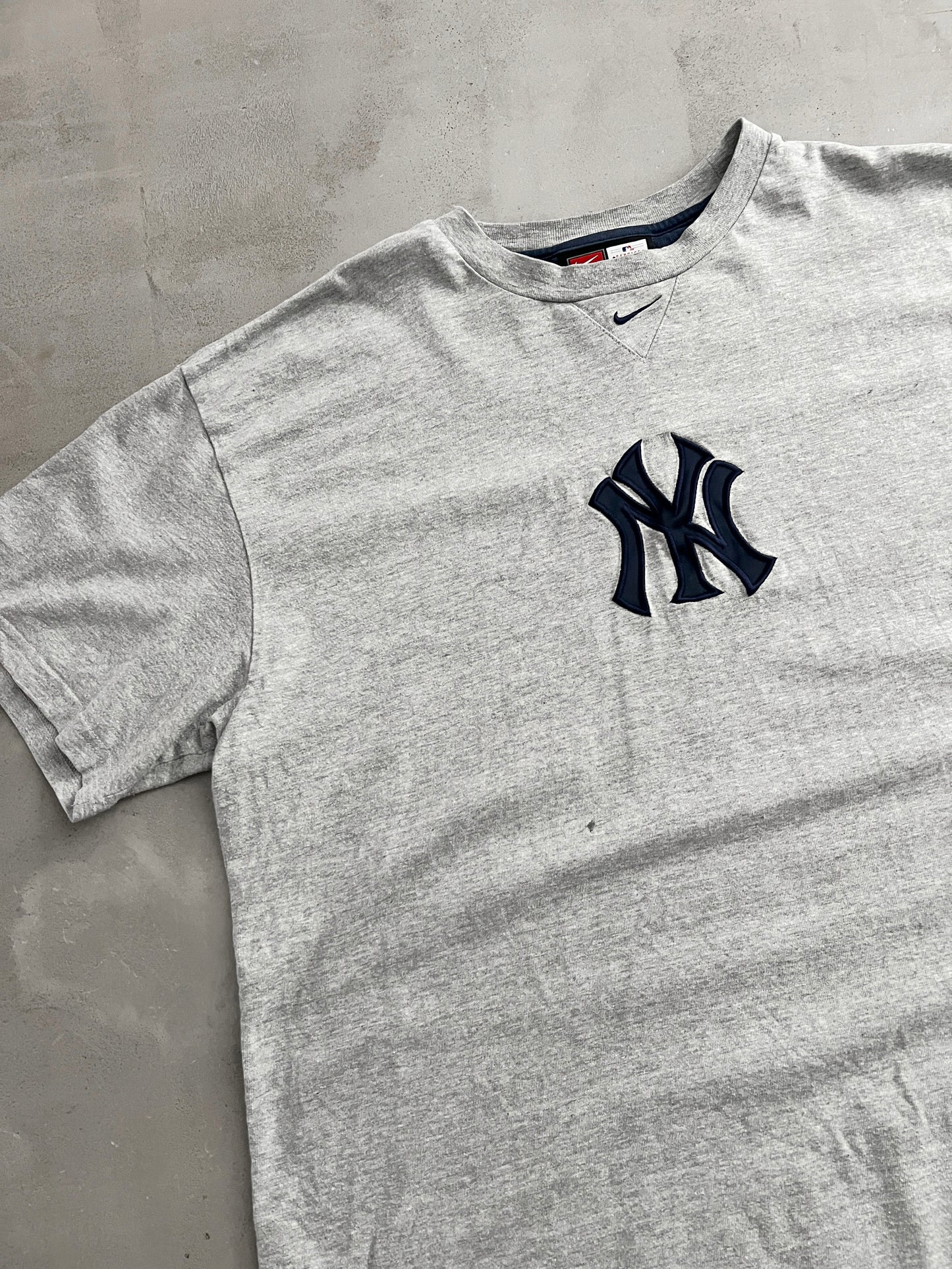 GREY YANKEES NIKE TEE - 1990S - XL