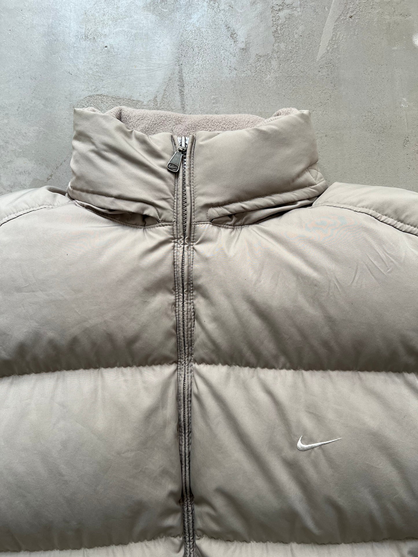 BEIGE NIKE PUFFER VEST - 2000S - XL