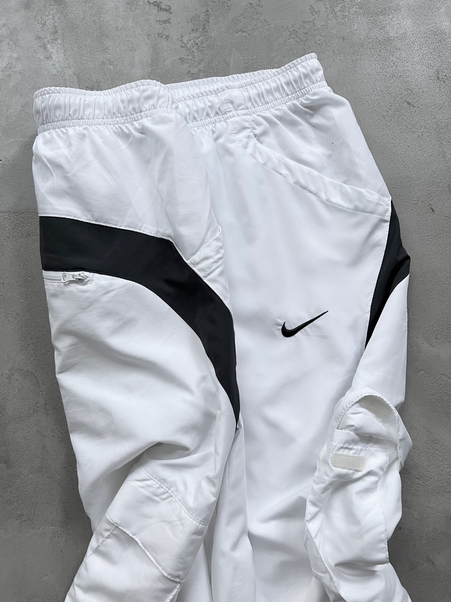 WHITE/BLACK NIKE TRACK PANTS - 2000S - XL