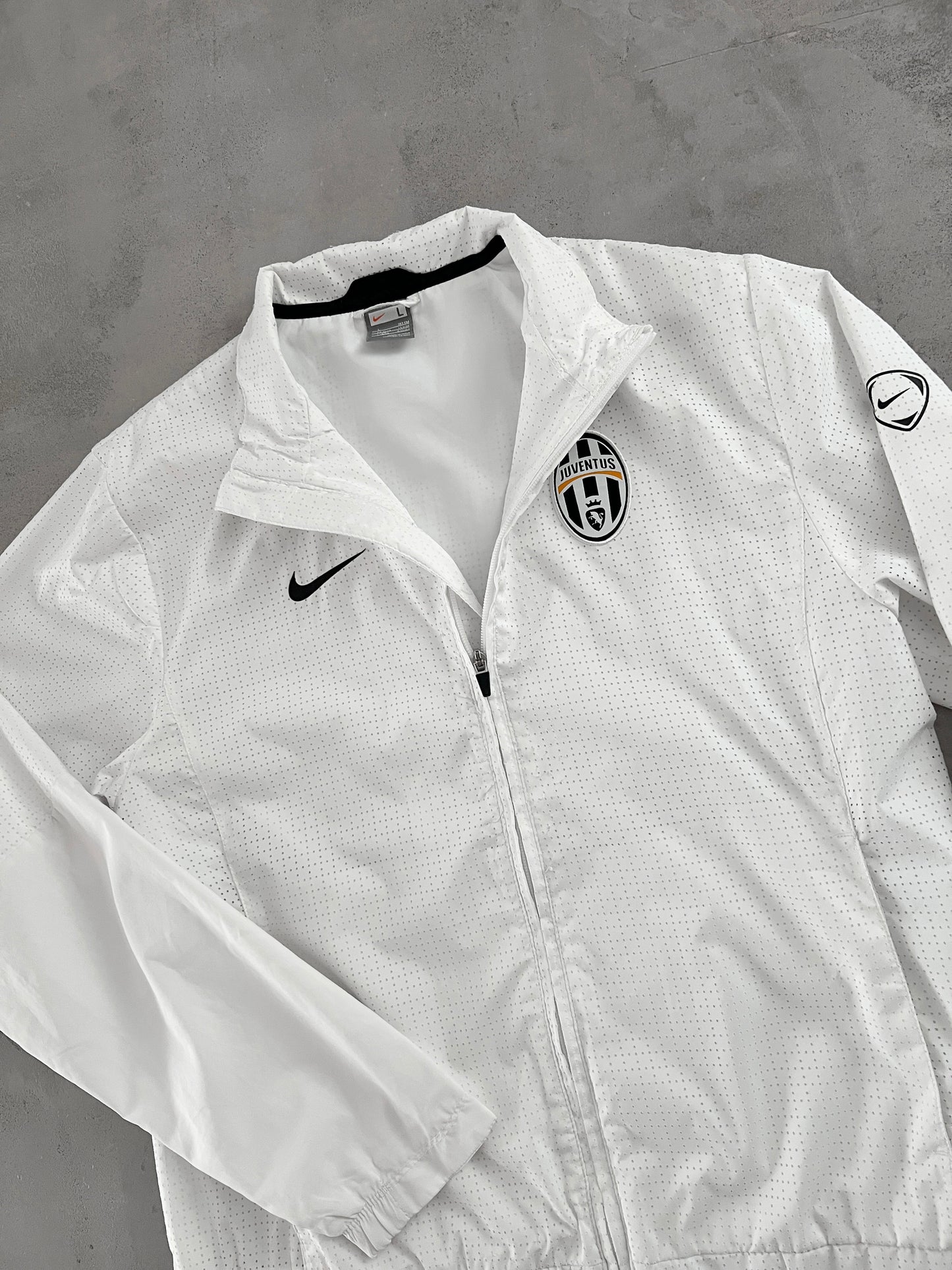 WHITE JUVENTUS NIKE JACKET - 2000S - L