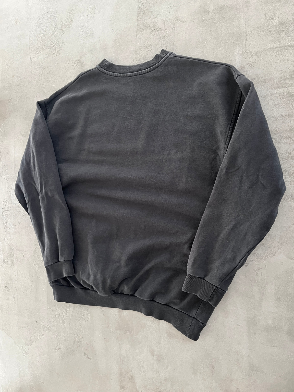 FADED BLACK PORSCHE SWEATER - 1990S - M