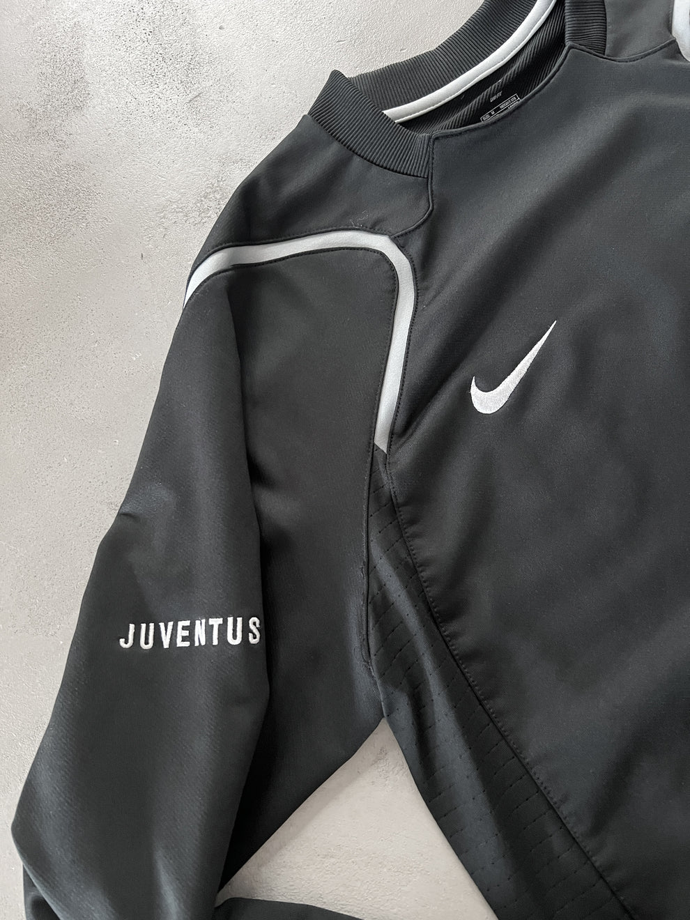 BLACK JUVENTUS NIKE SWEATER - 2000S - M/L