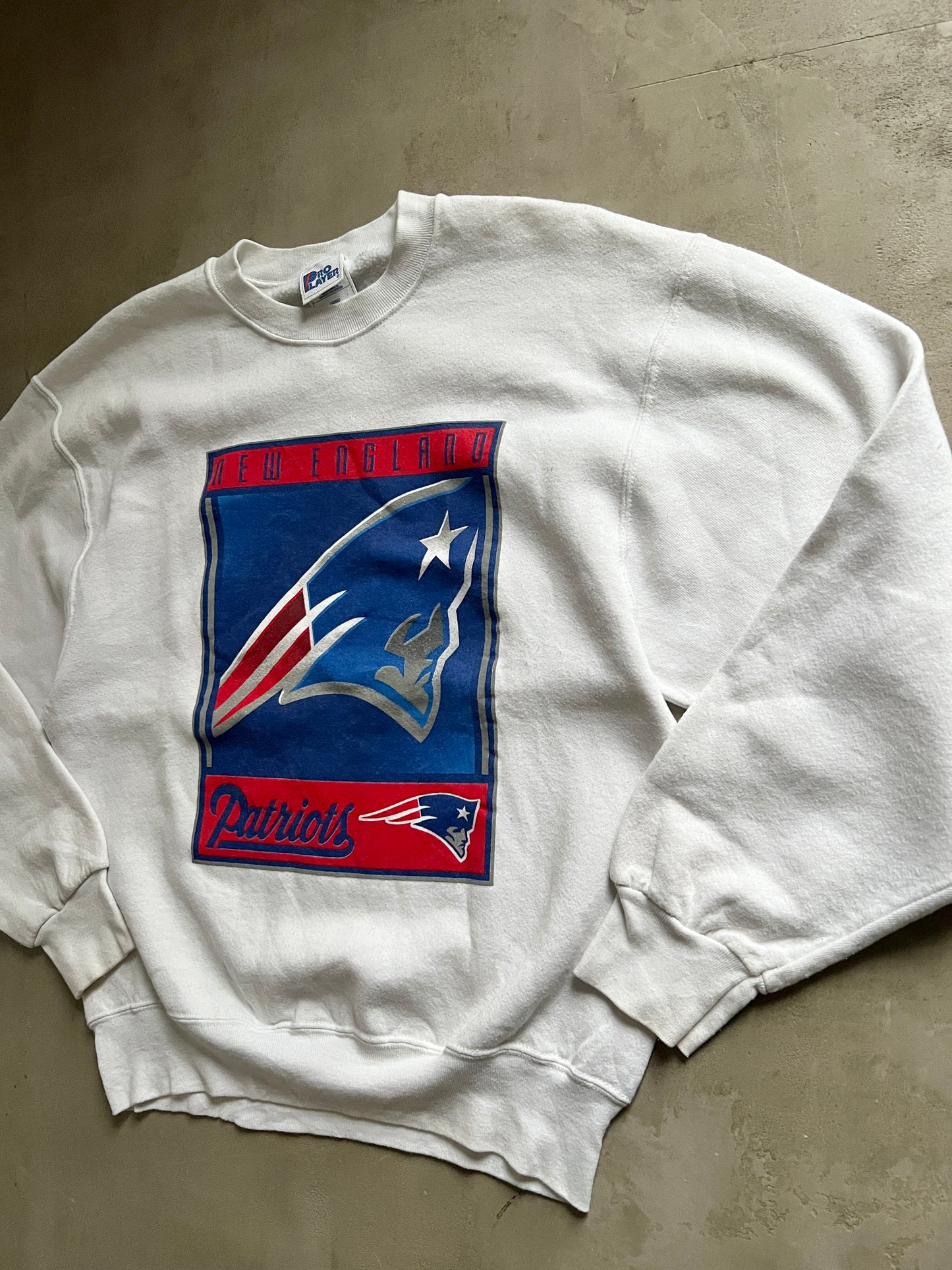 WHITE NFL NEW ENGLAND PATRIOTS SWEATER - 1990S - M