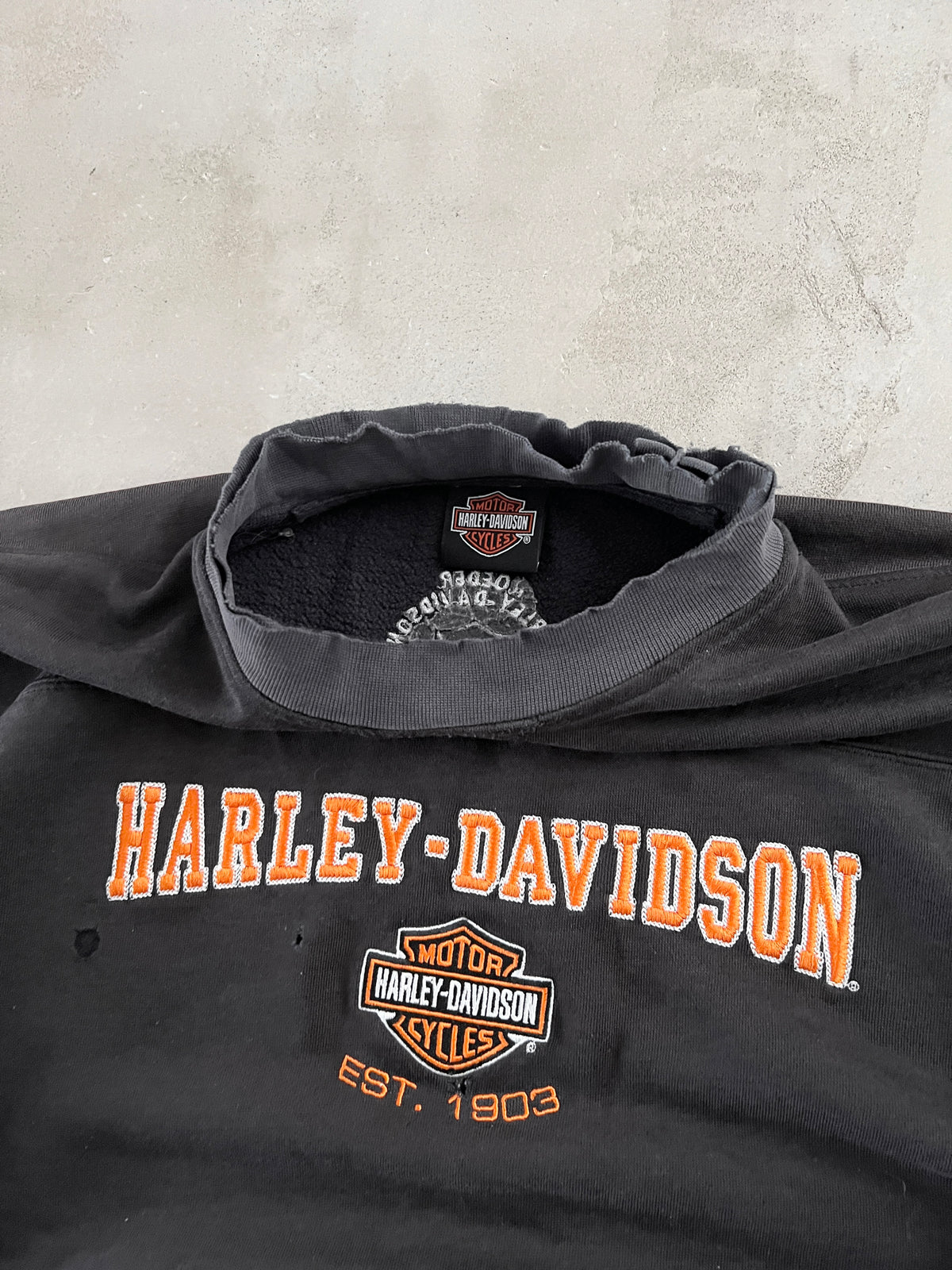 FADED BLACK HARLEY DAVIDSON SWEATER - 1990S - M