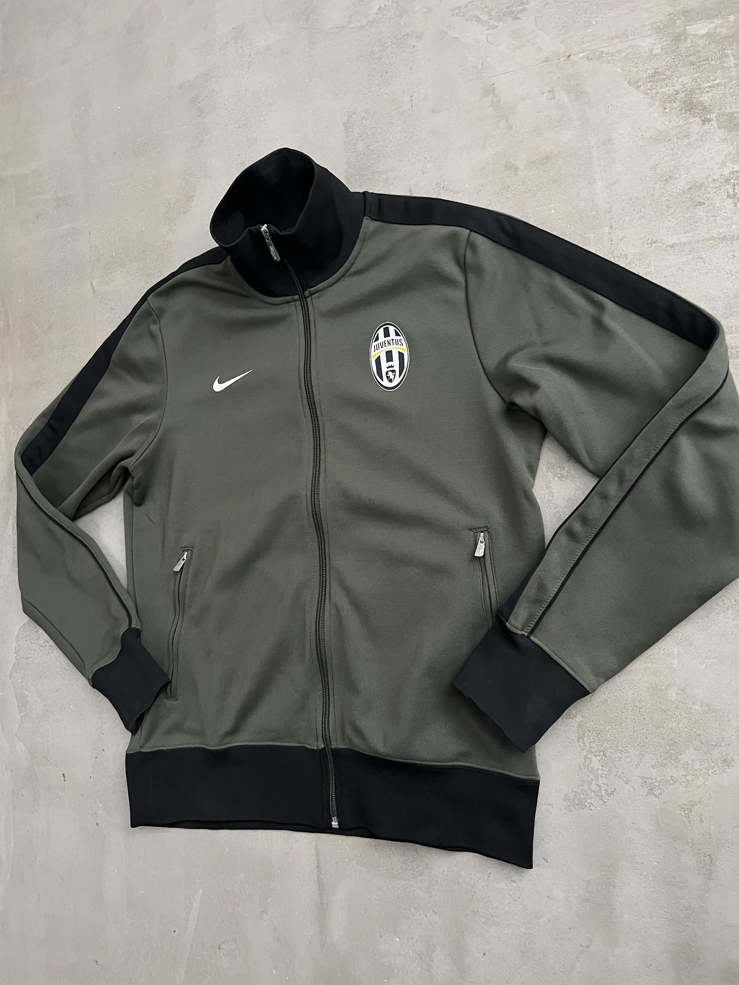 KHAKI JUVENTUS NIKE JACKET - 2000S - S/M