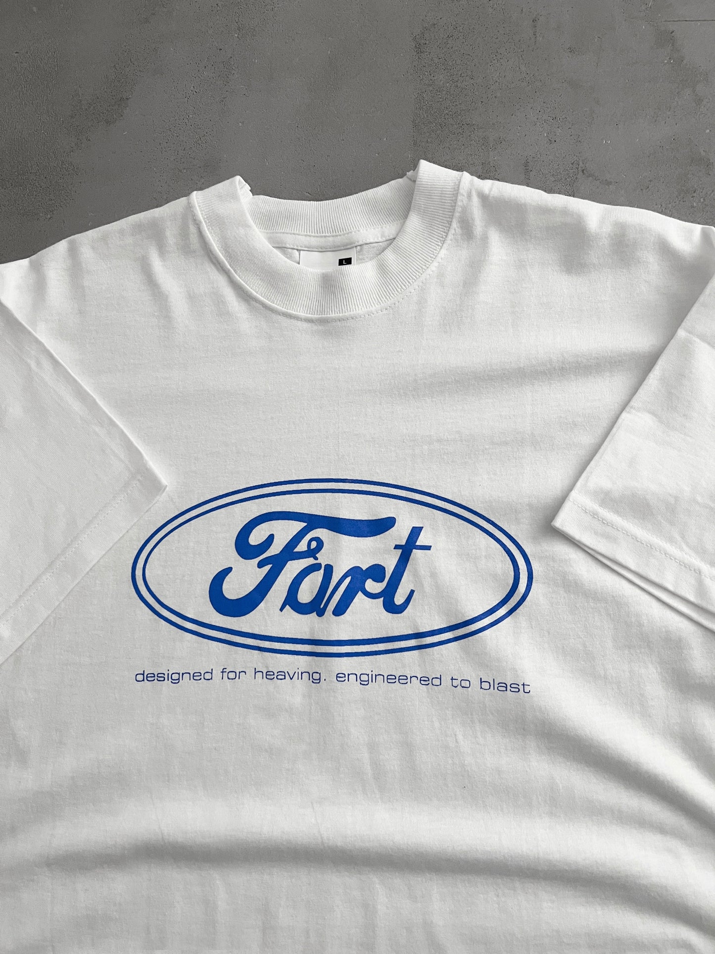 WHITE FART PARODY FORD TEE - 2000S - XL
