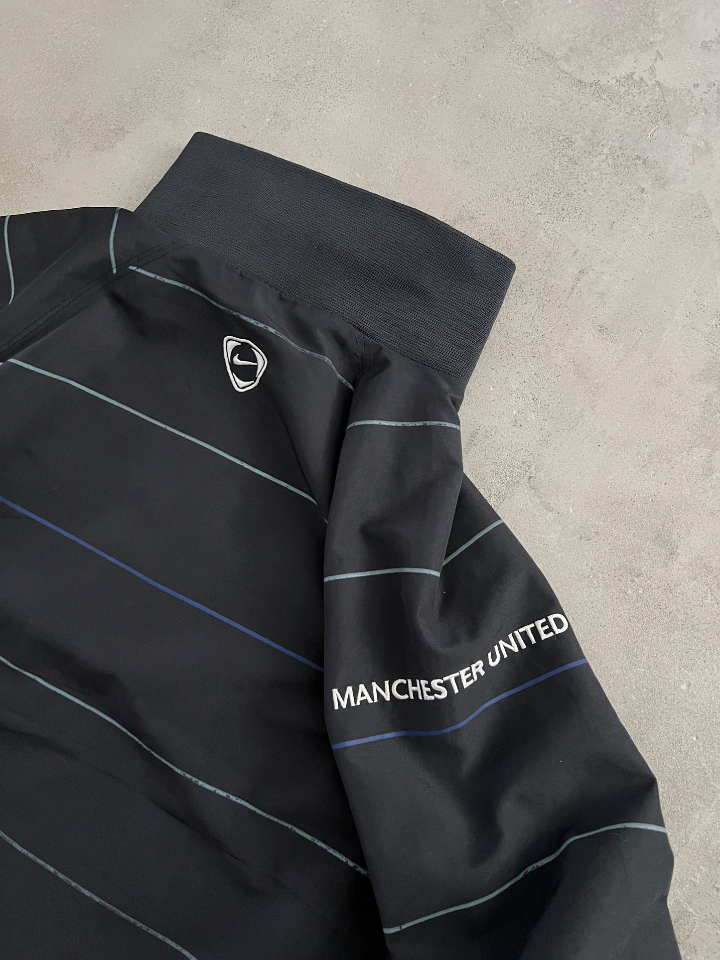 BLACK MANCHESTER UNITED JACKET - 2000S - M