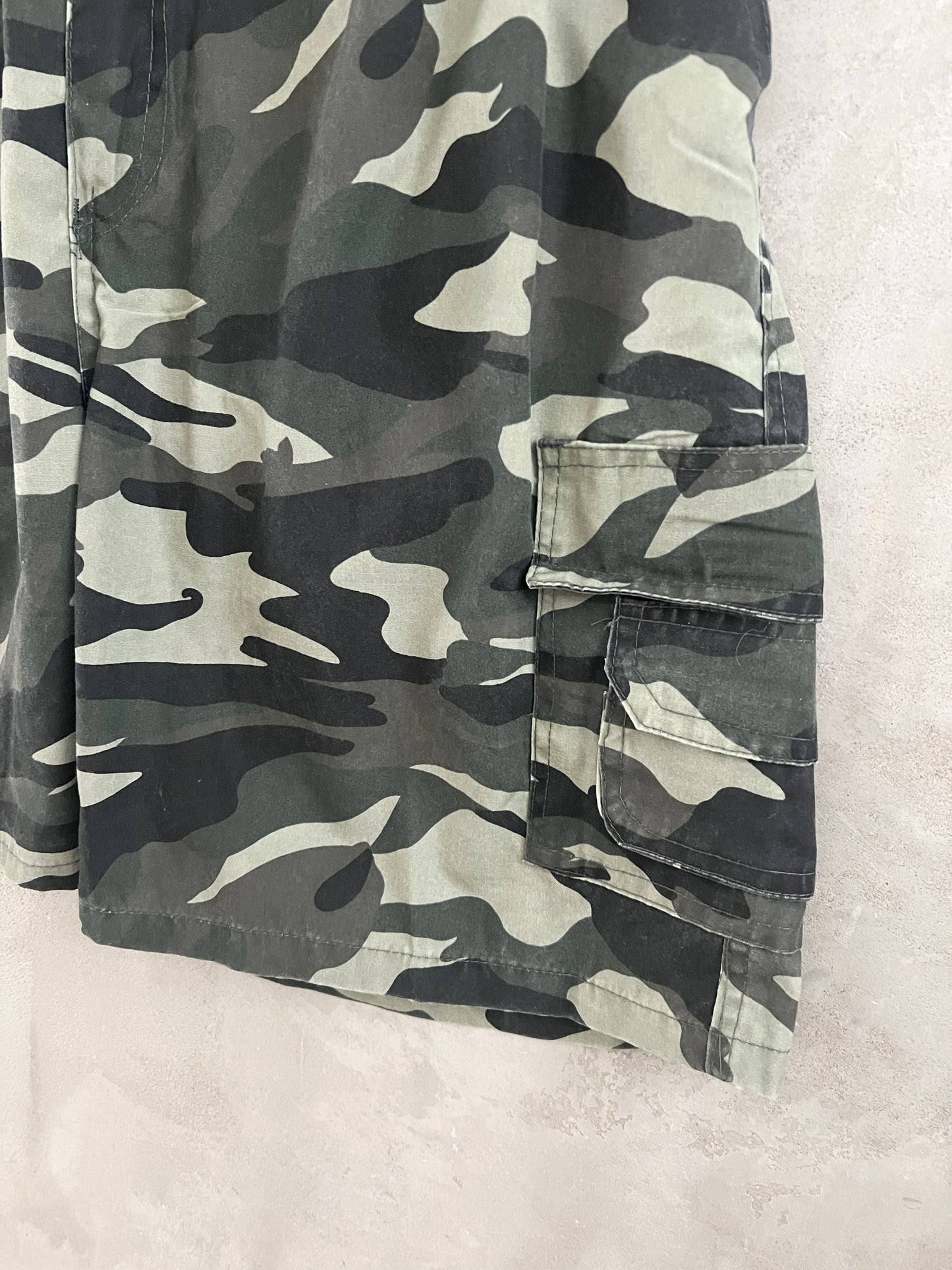 CAMO SHORTS - 2000S - L/M