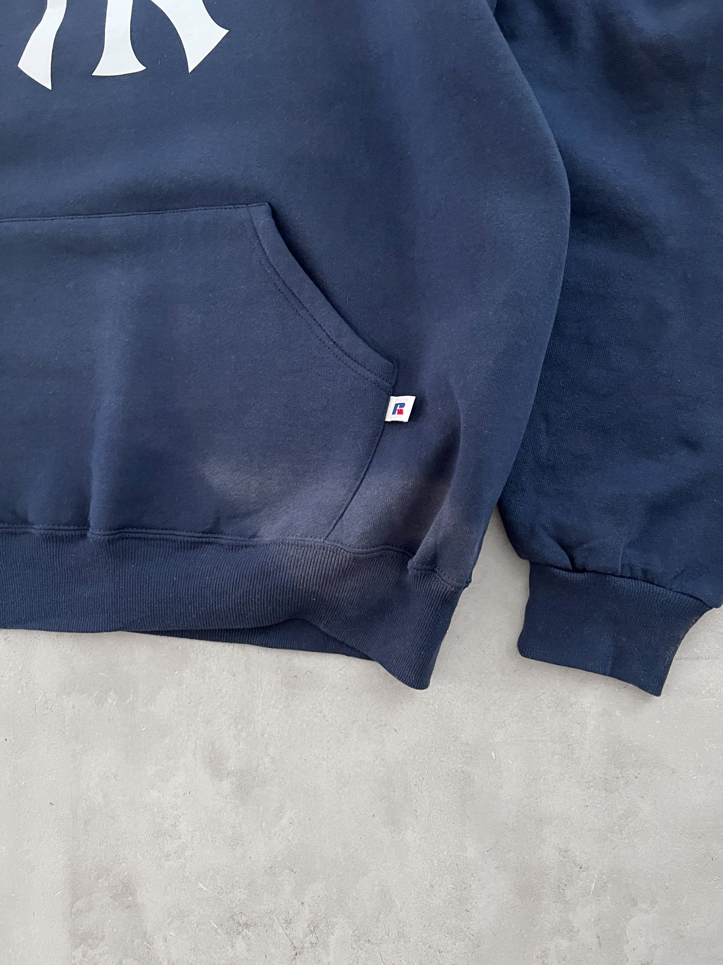 NAVY YANKEES RUSSELL HOODIE - 1990S - XL