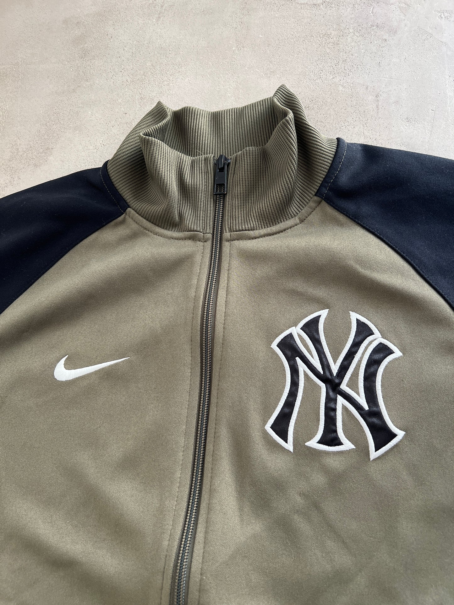 OLIVE/BLACK YANKEES NIKE TRACK JACKET - 2000S - M