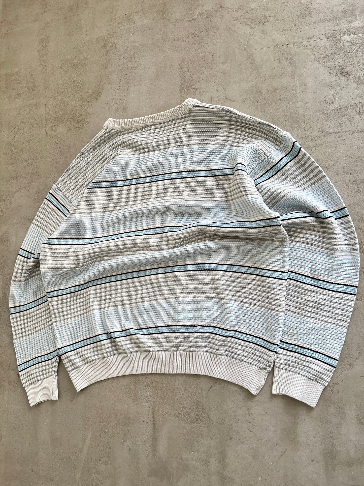 WHITE/BABY BLUE LACOSTE KNIT SWEATER - 2000S - L/M