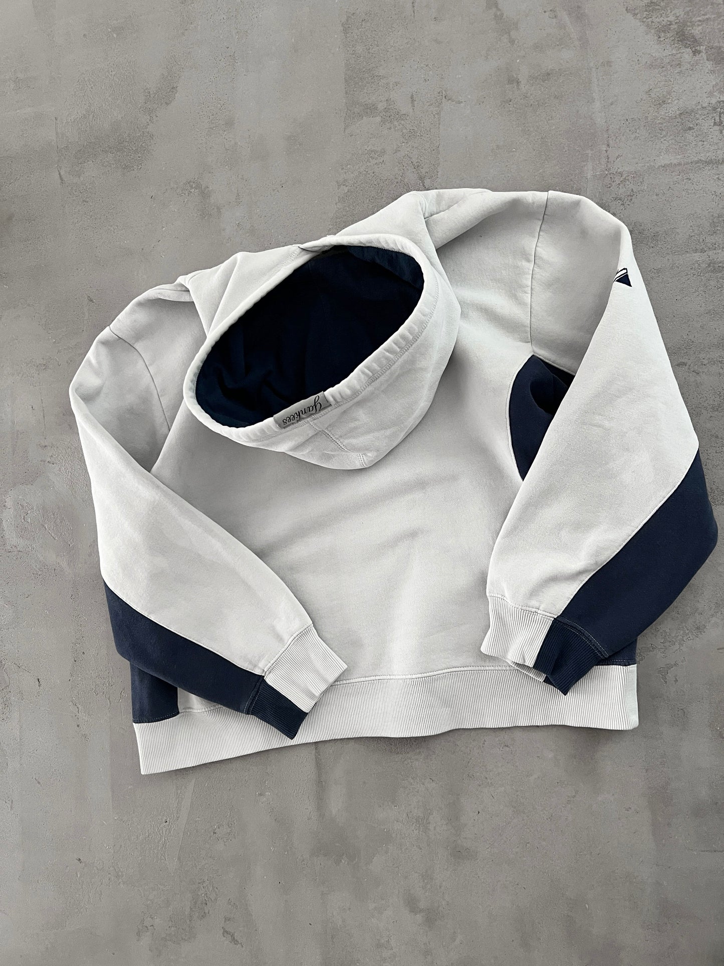 WHITE/NAVY YANKEES HOODIE - 1990S - S