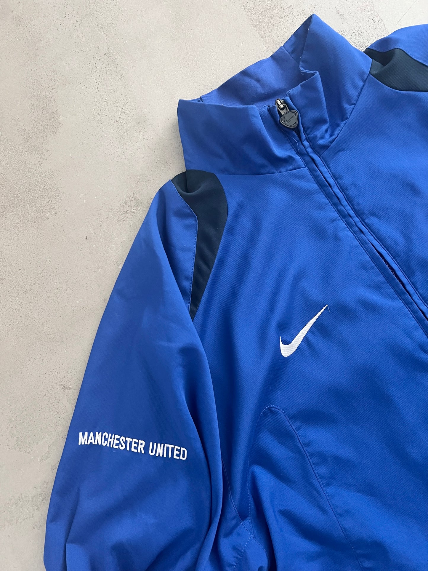 BLUE MANCHESTER UNITED NIKE JACKET - 2000S - L