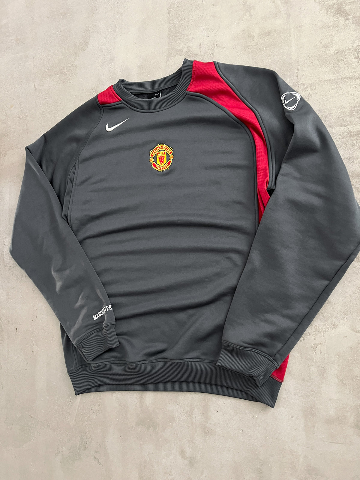 GREY MANCHESTER UNITED NIKE SWEATER - 2000S - L