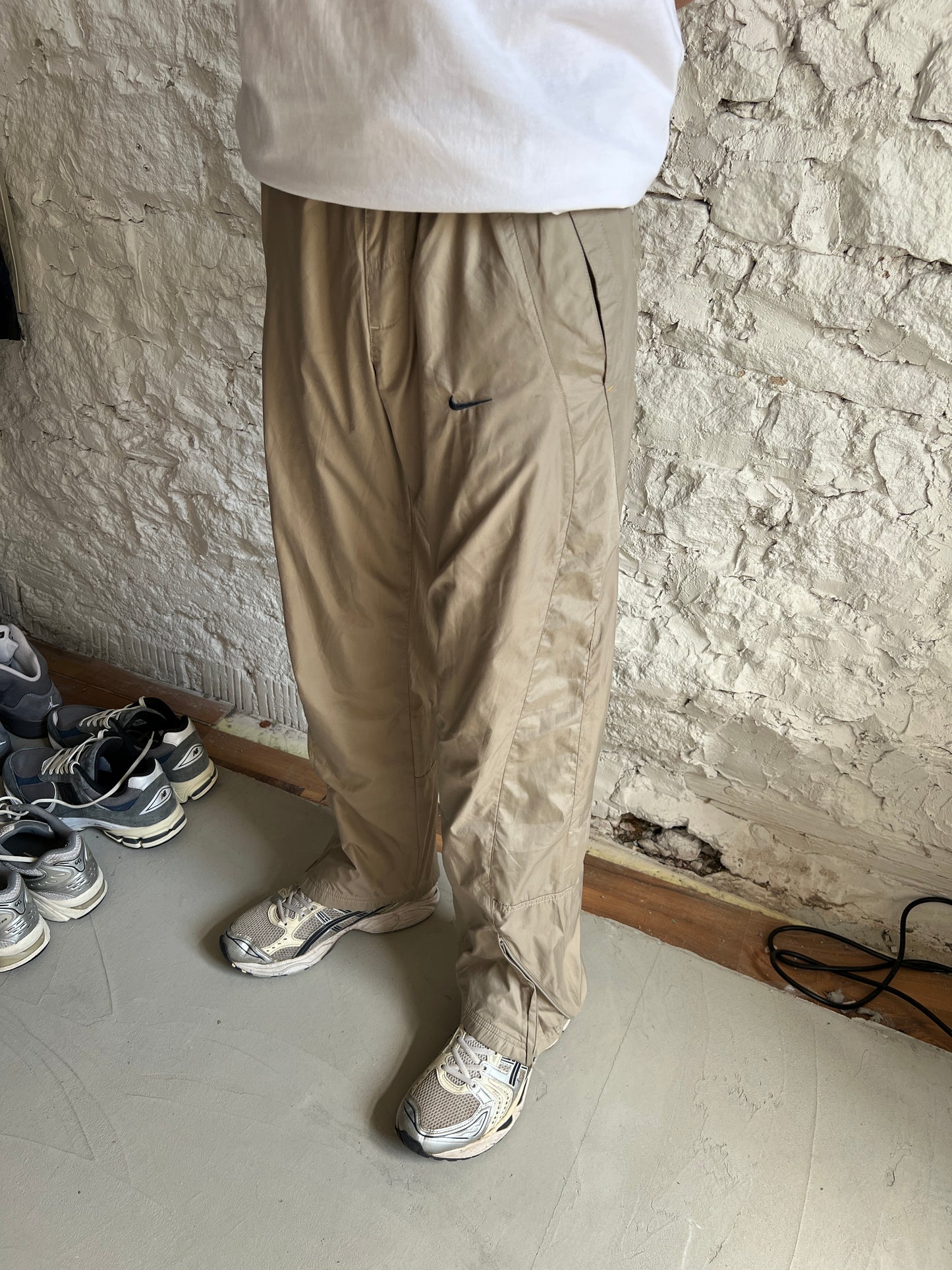 BEIGE NIKE TRACK PANTS - 2000S - XS/S
