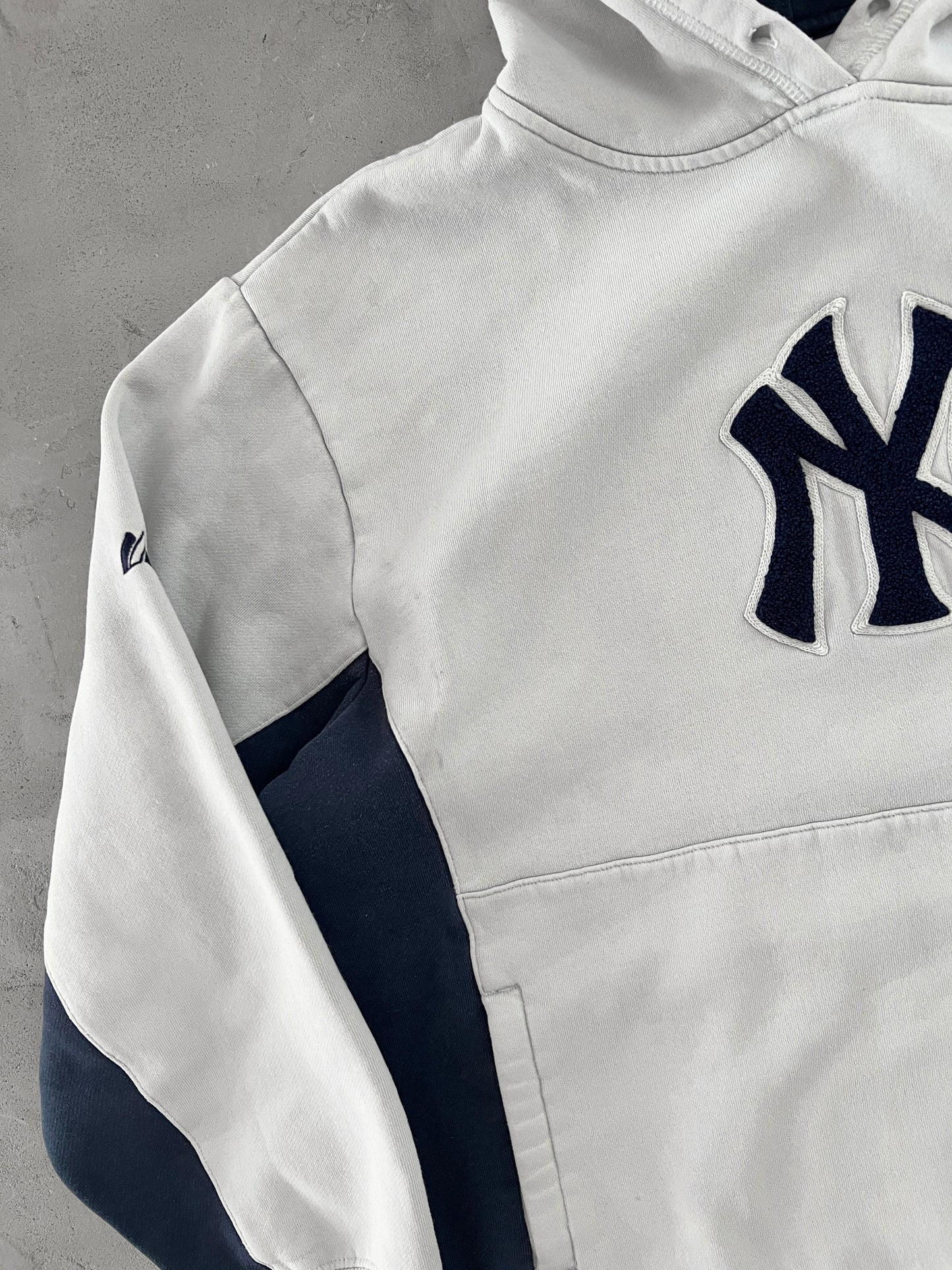 WHITE/NAVY YANKEES HOODIE - 1990S - S