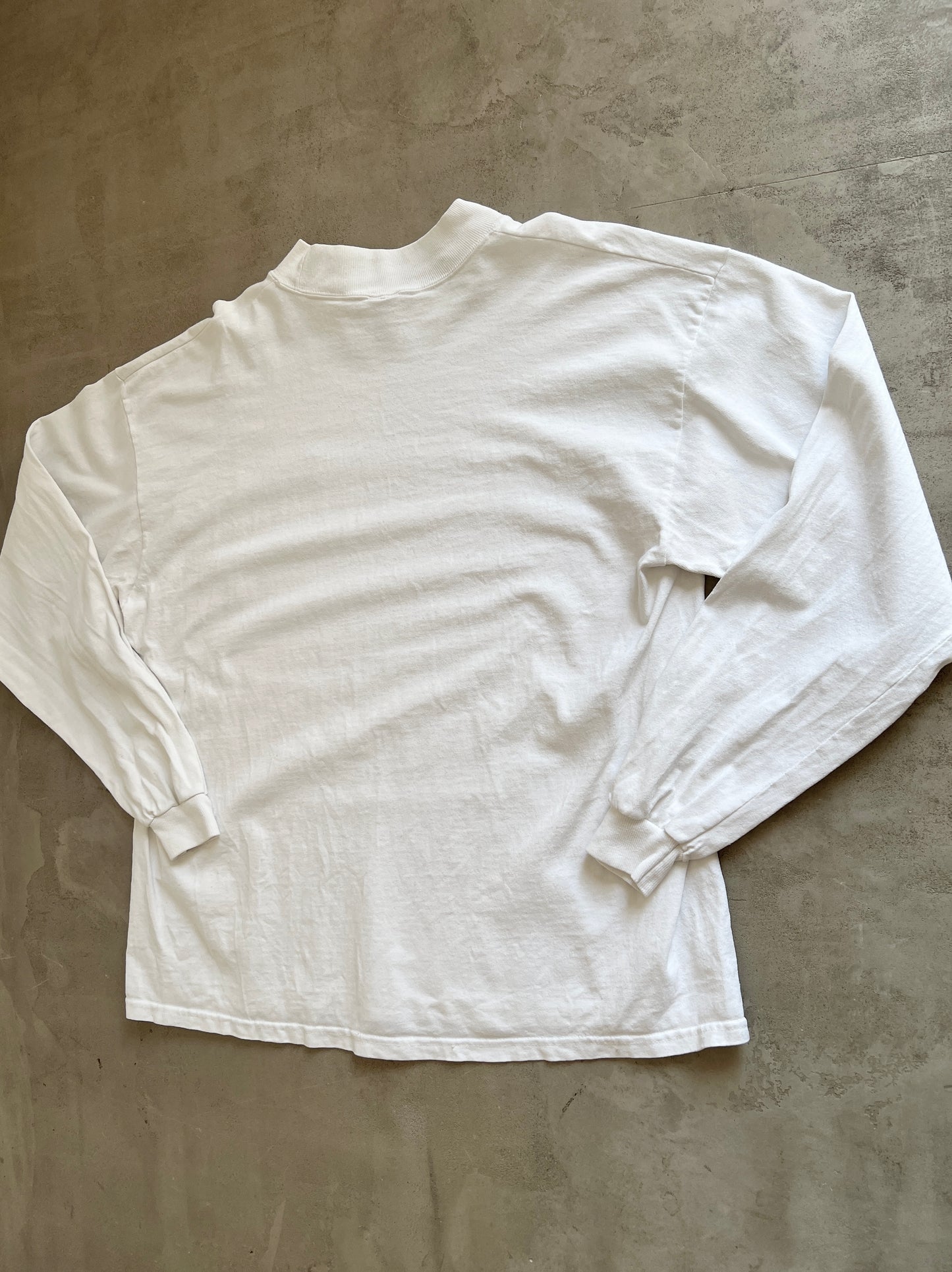 WHITE AUDI LONGSLEEVE - 2000S - L/XL