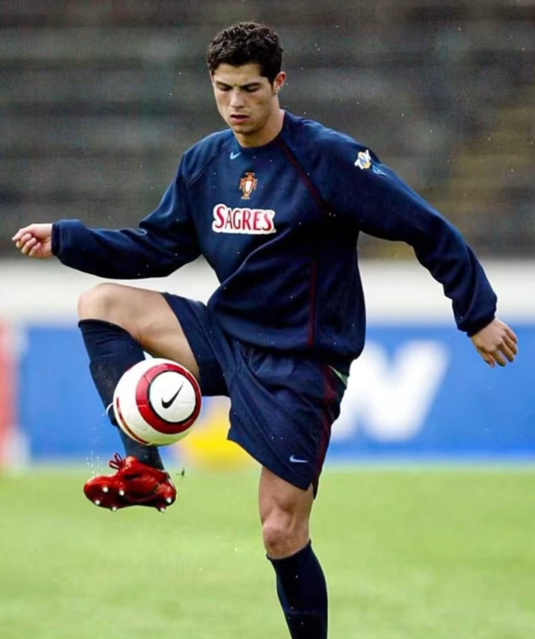 NAVY PORTUGAL NIKE SWEATER - 2000S - M