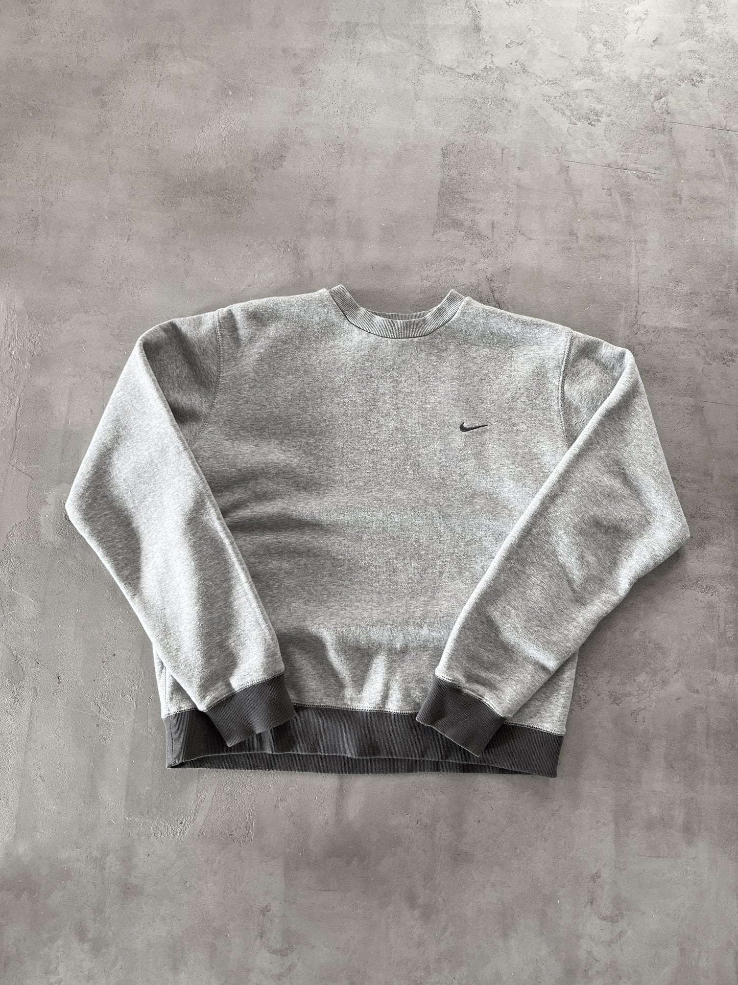 GREY NIKE SWEATER - 2000S - S