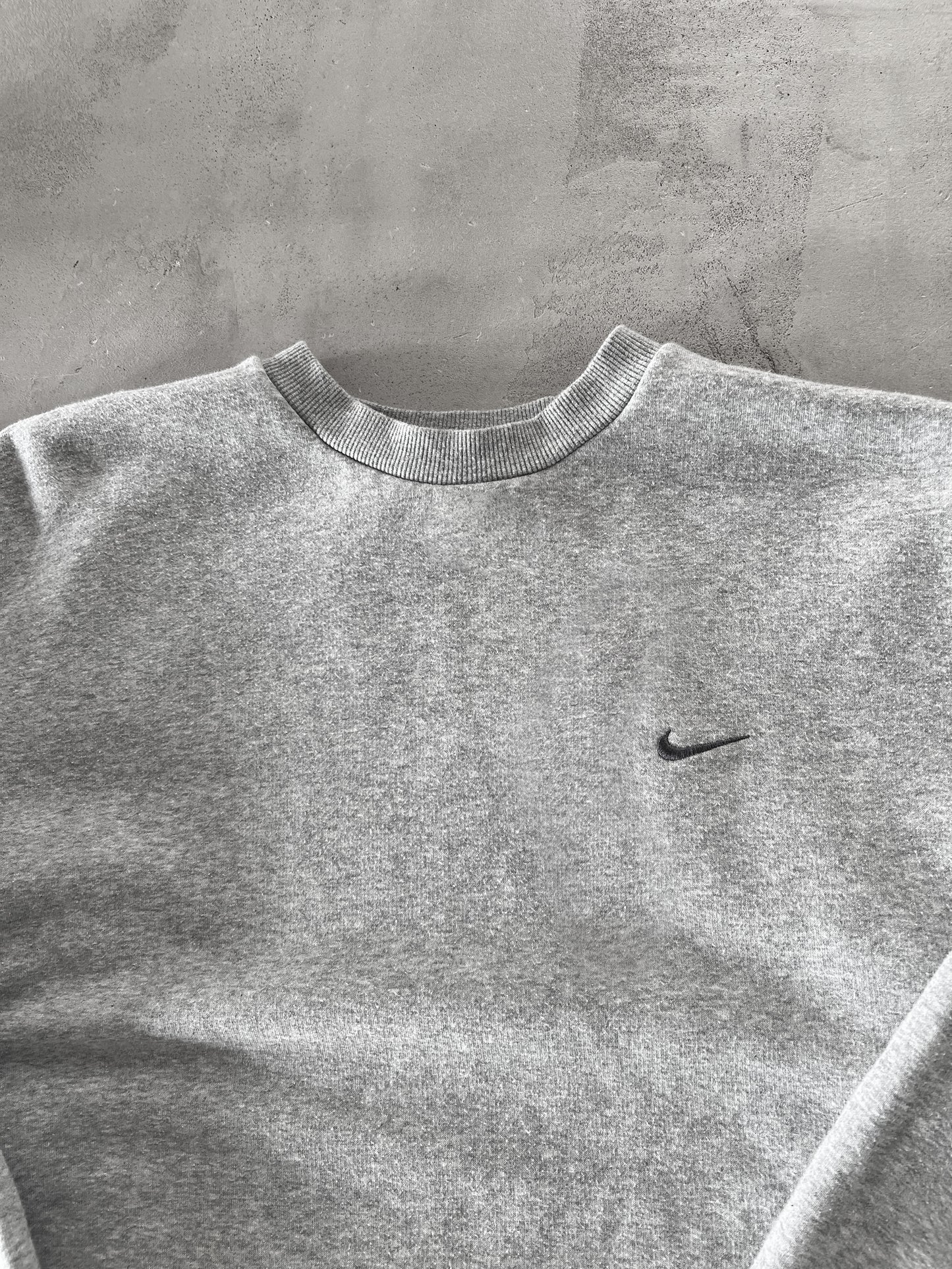 GREY NIKE SWEATER - 2000S - S