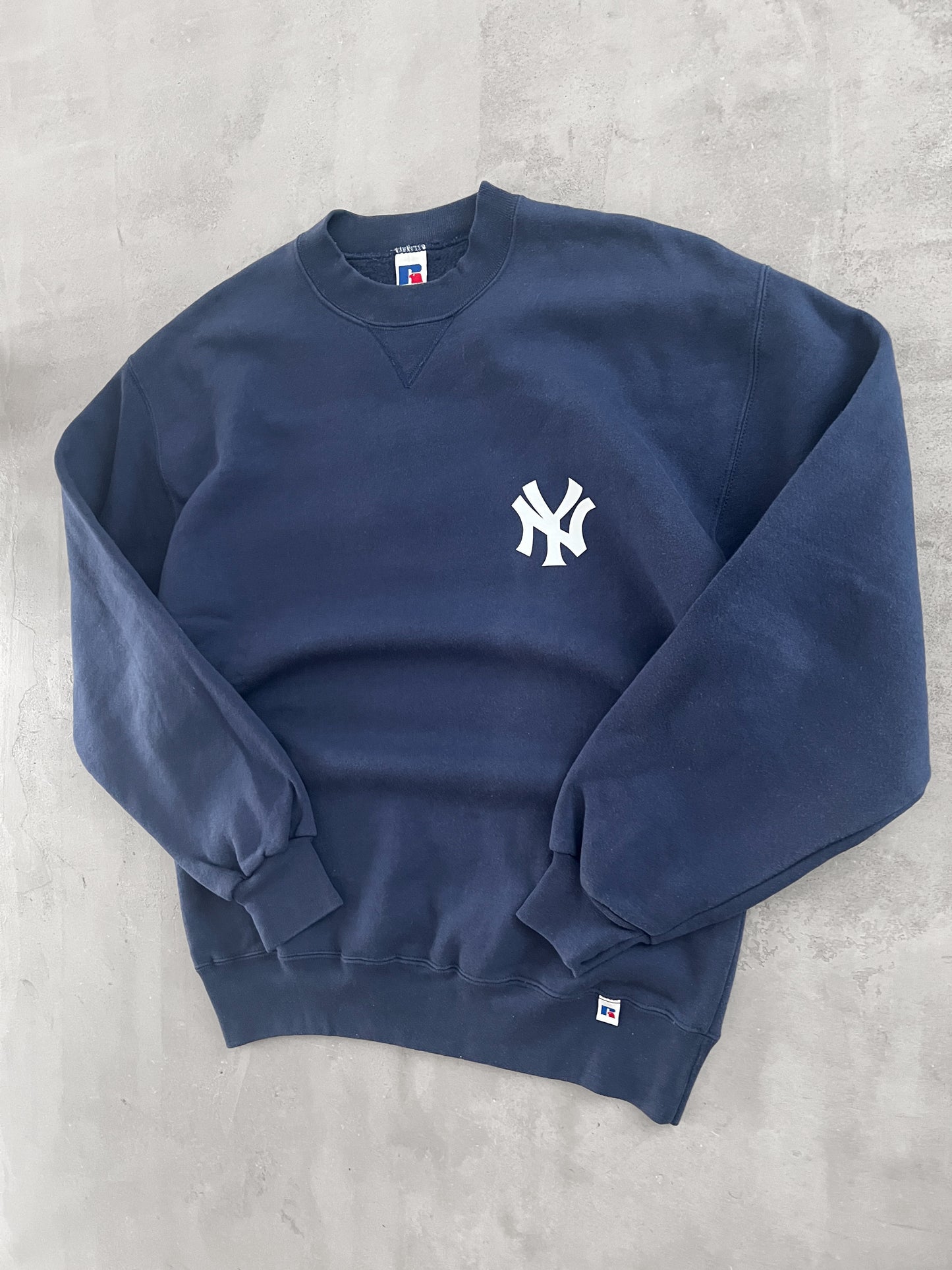 NAVY YANKEES RUSSELL SWEATER - 1990S - L