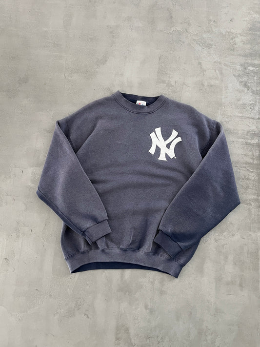 FADED NAVY YANKEES SWEATER - 1990S - M