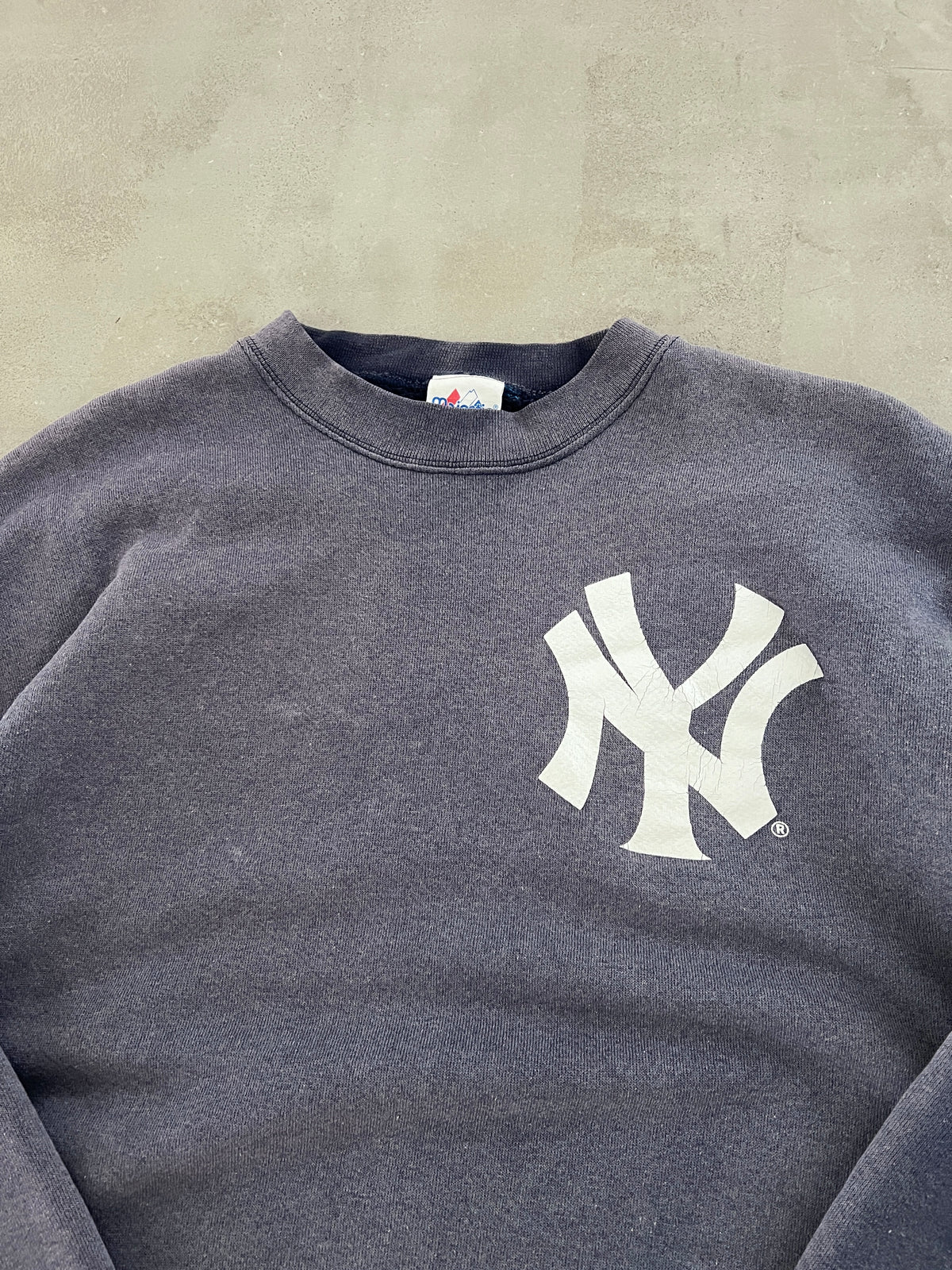 FADED NAVY YANKEES SWEATER - 1990S - M
